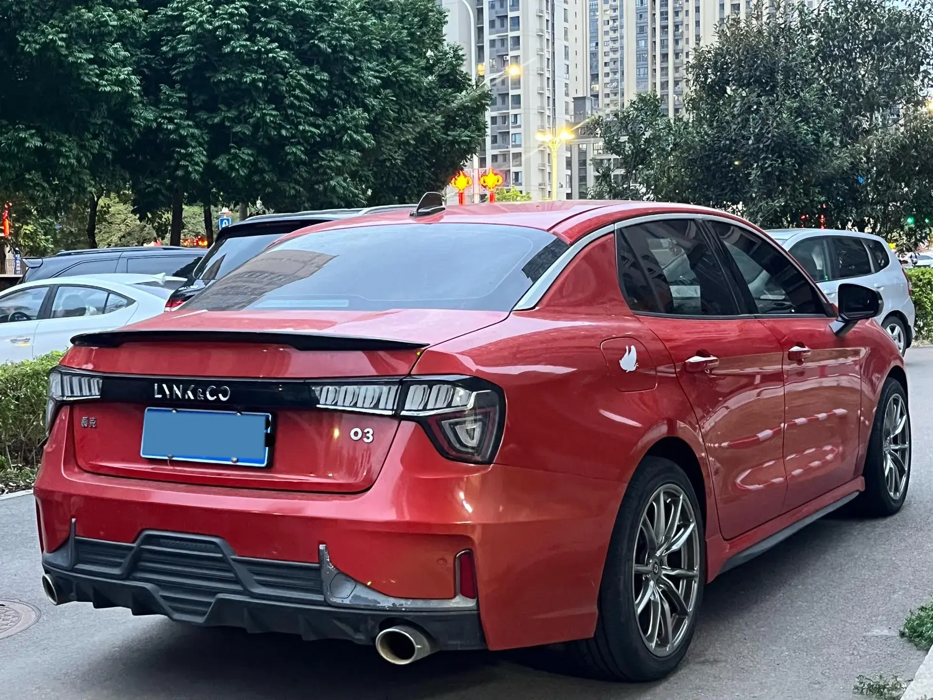 2019 LYNK&CO 03 thumbnail 4