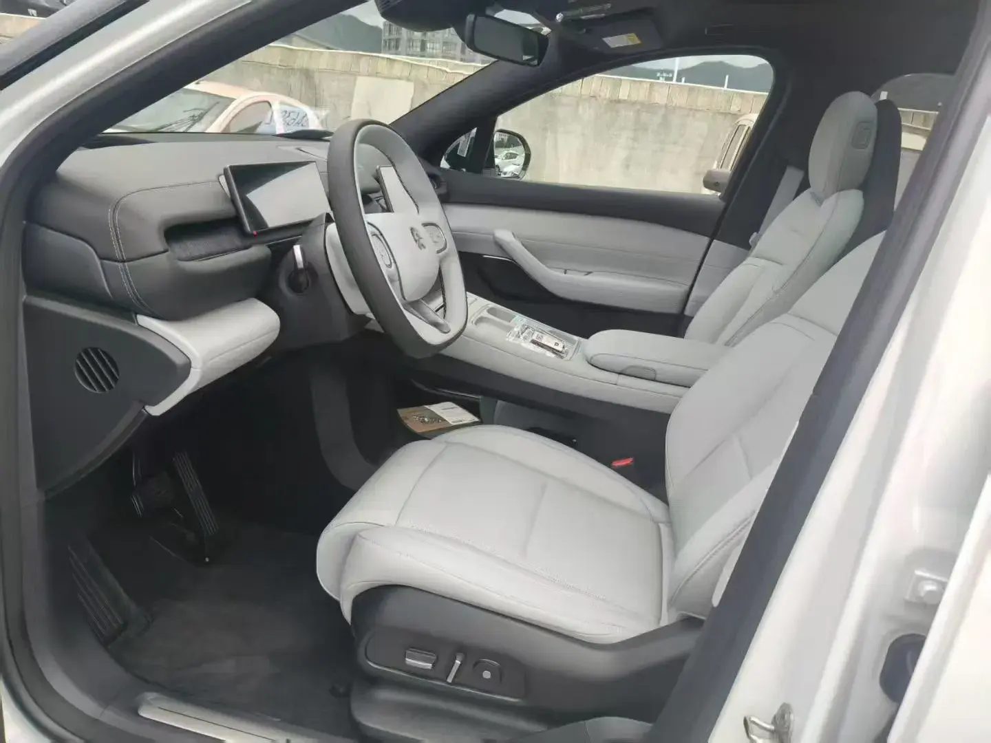 2025 NIO ES6 thumbnail 4