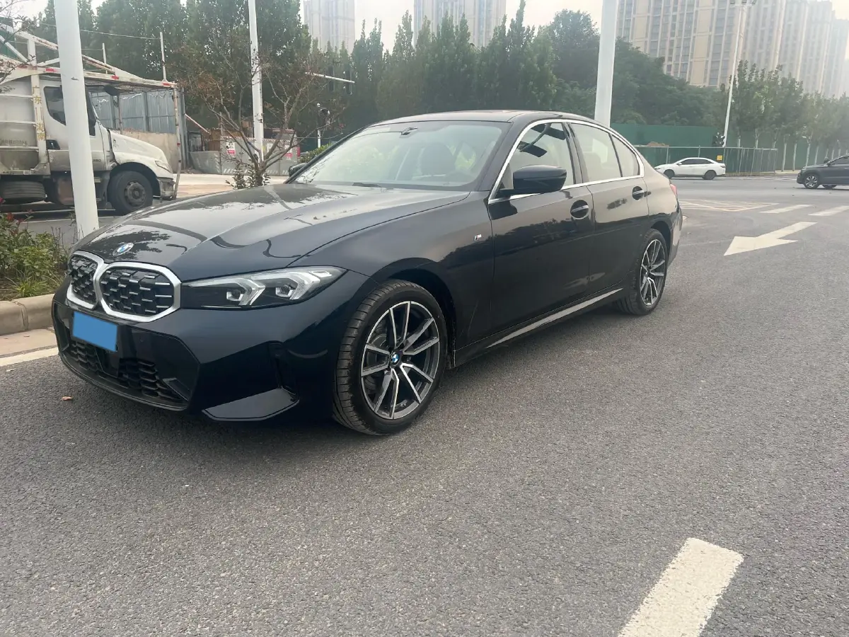 2025 BMW 3 Series 2.0T 184HP L4 8AT