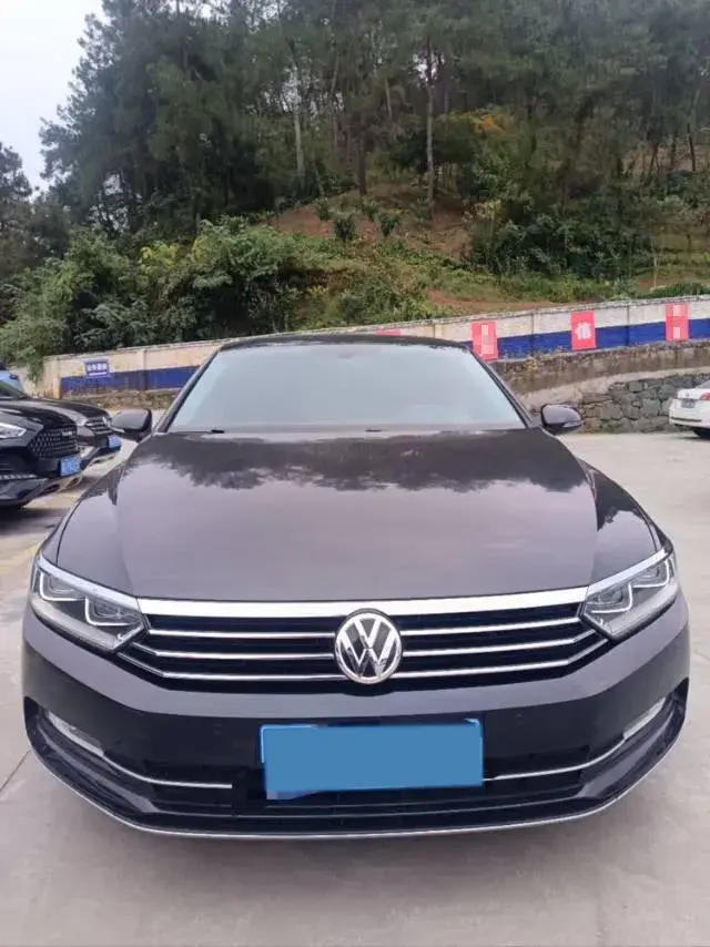 2018 VOLKSWAGEN MAGOTAN thumbnail 2