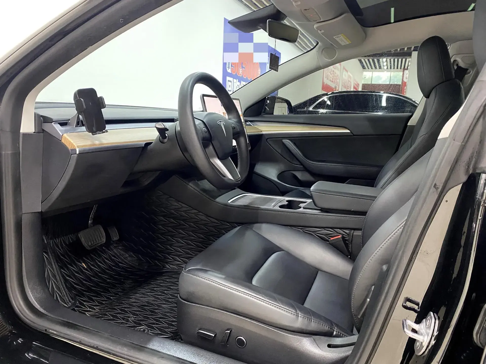 2022 TESLA MODEL thumbnail 4