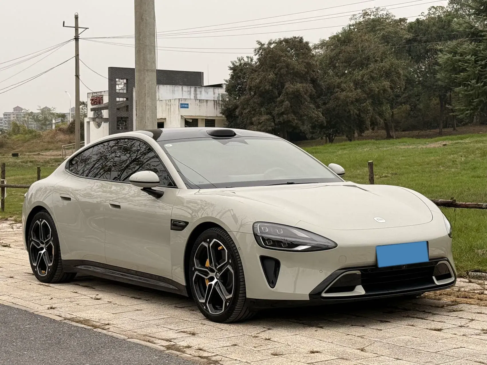 2024 MI SU7 thumbnail 3