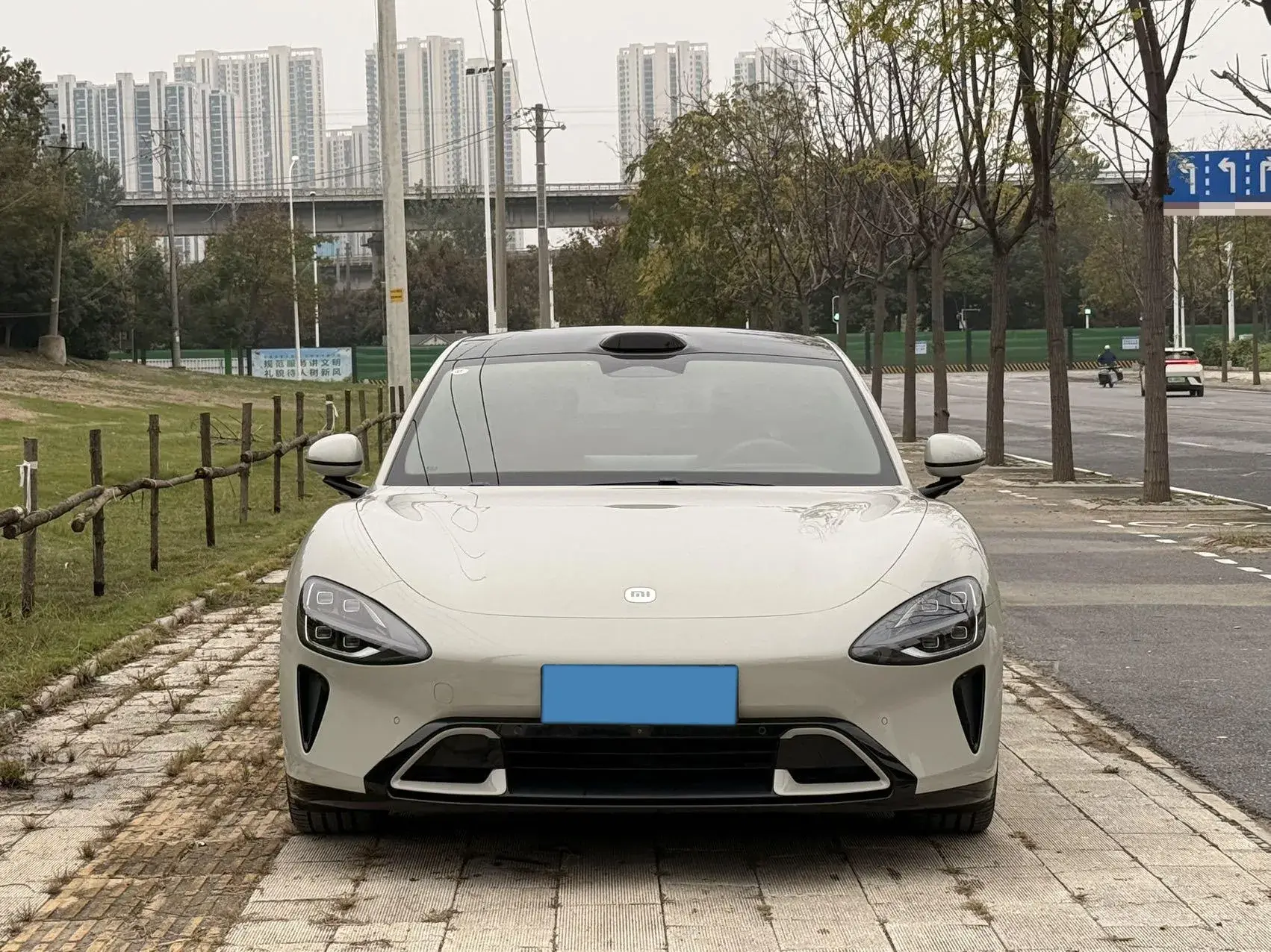 2024 MI SU7 thumbnail 4