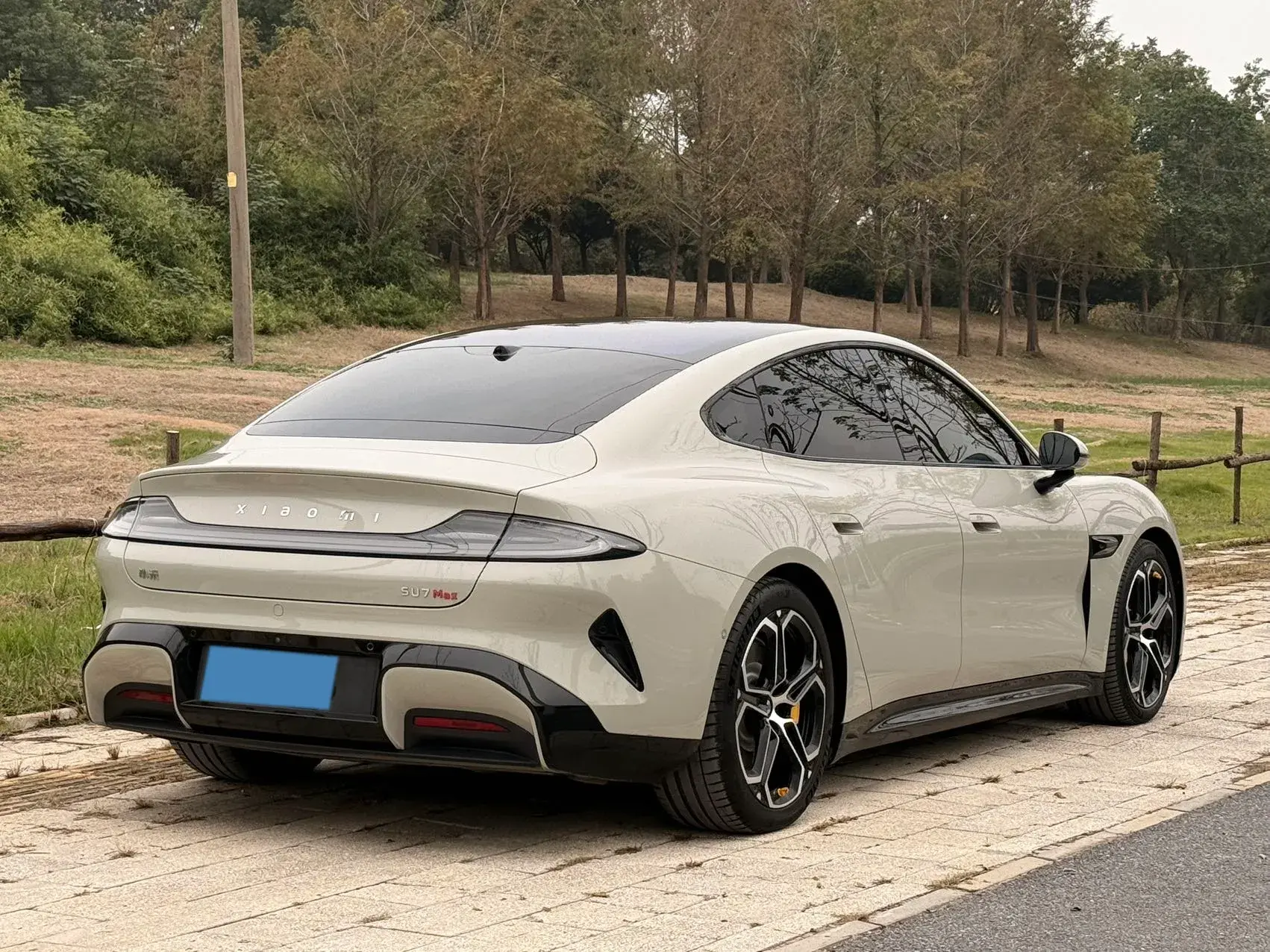 2024 MI SU7 thumbnail 2