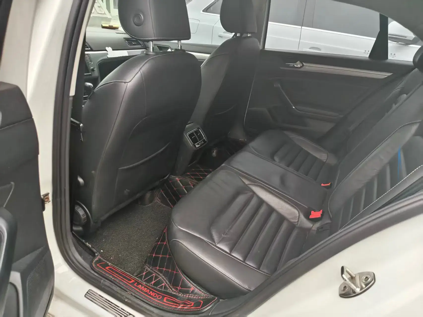 2018 VOLKSWAGEN LAMANDO thumbnail 4