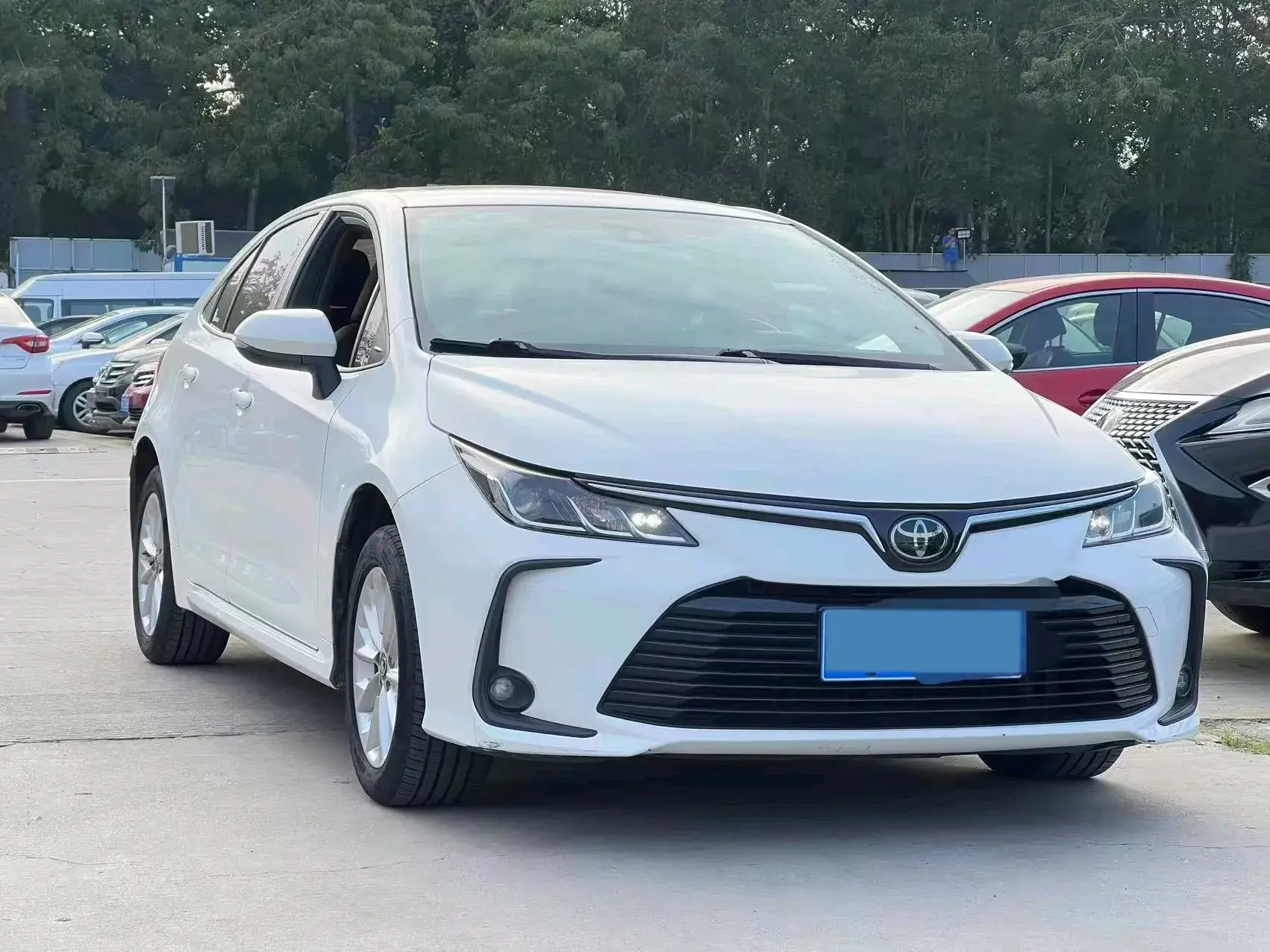 2019 TOYOTA COROLLA thumbnail 3