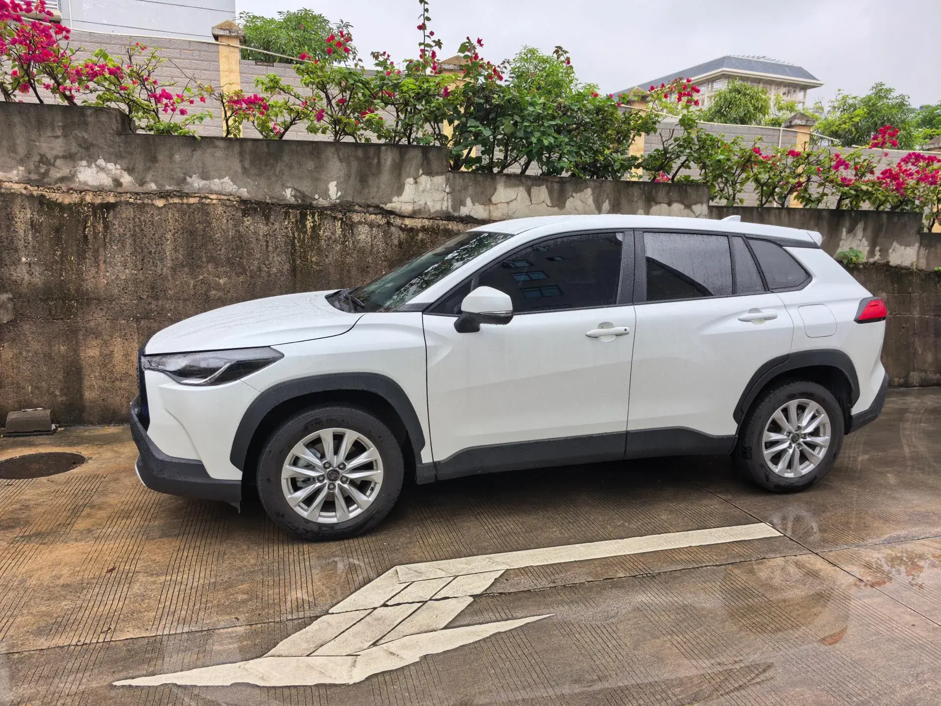 2024 TOYOTA COROLLA thumbnail 2