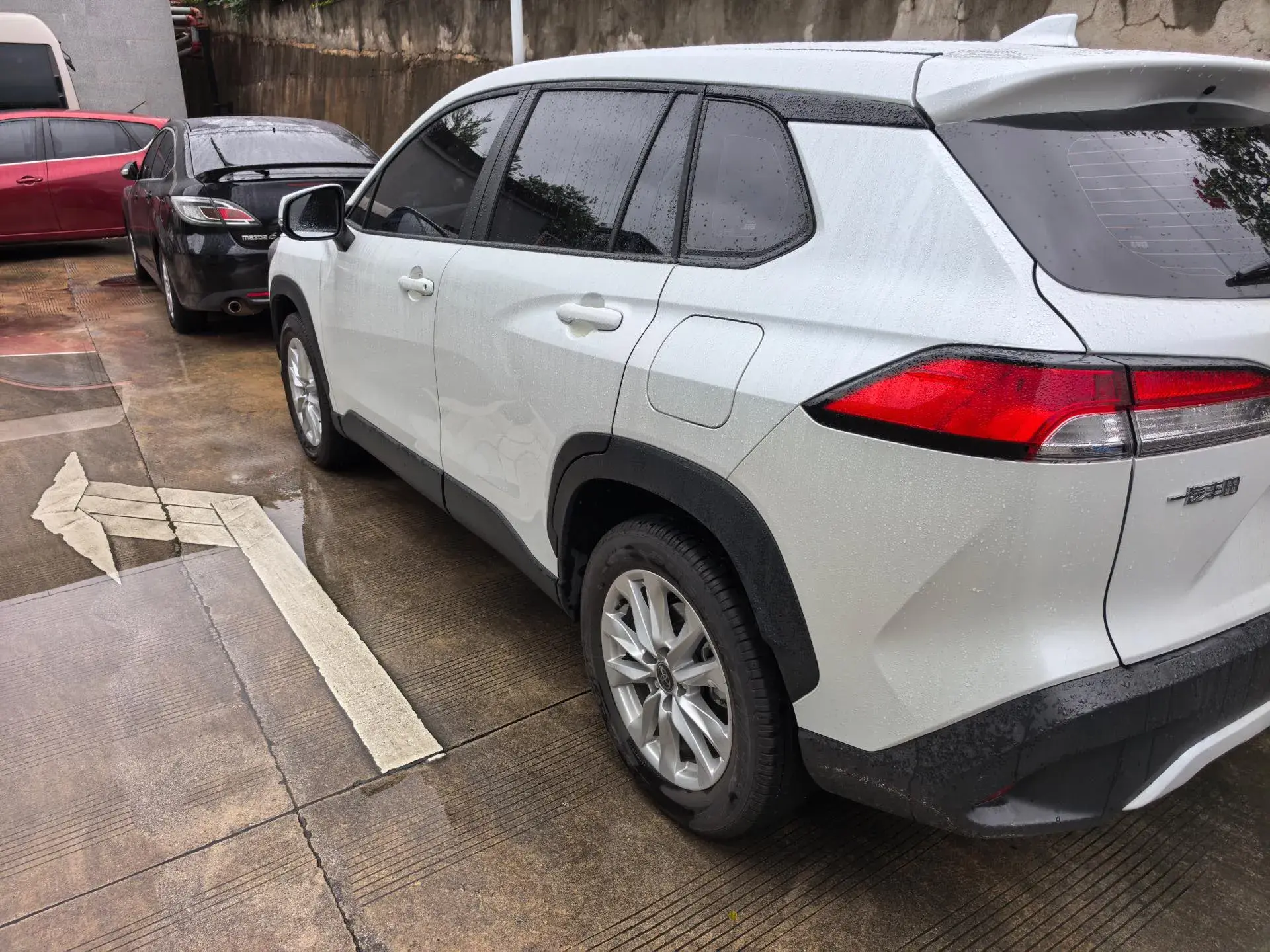 2024 TOYOTA COROLLA thumbnail 3