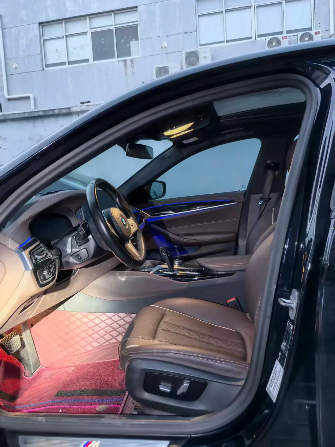 2022 BMW 5 thumbnail 4