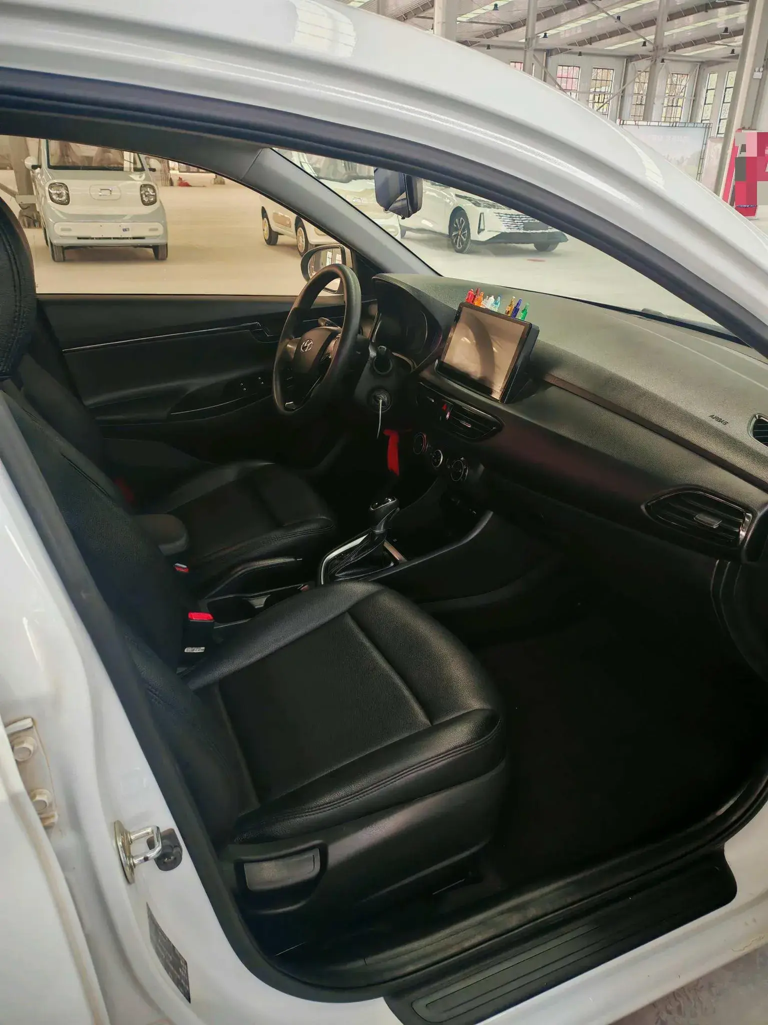 2017 HYUNDAI CELESTA thumbnail 4