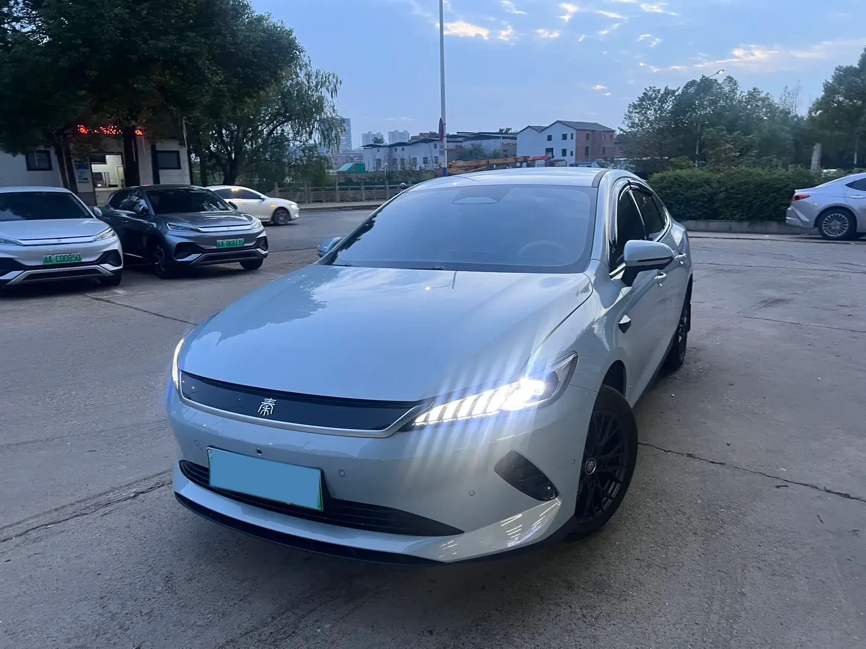 2025 BYD QIN view 1