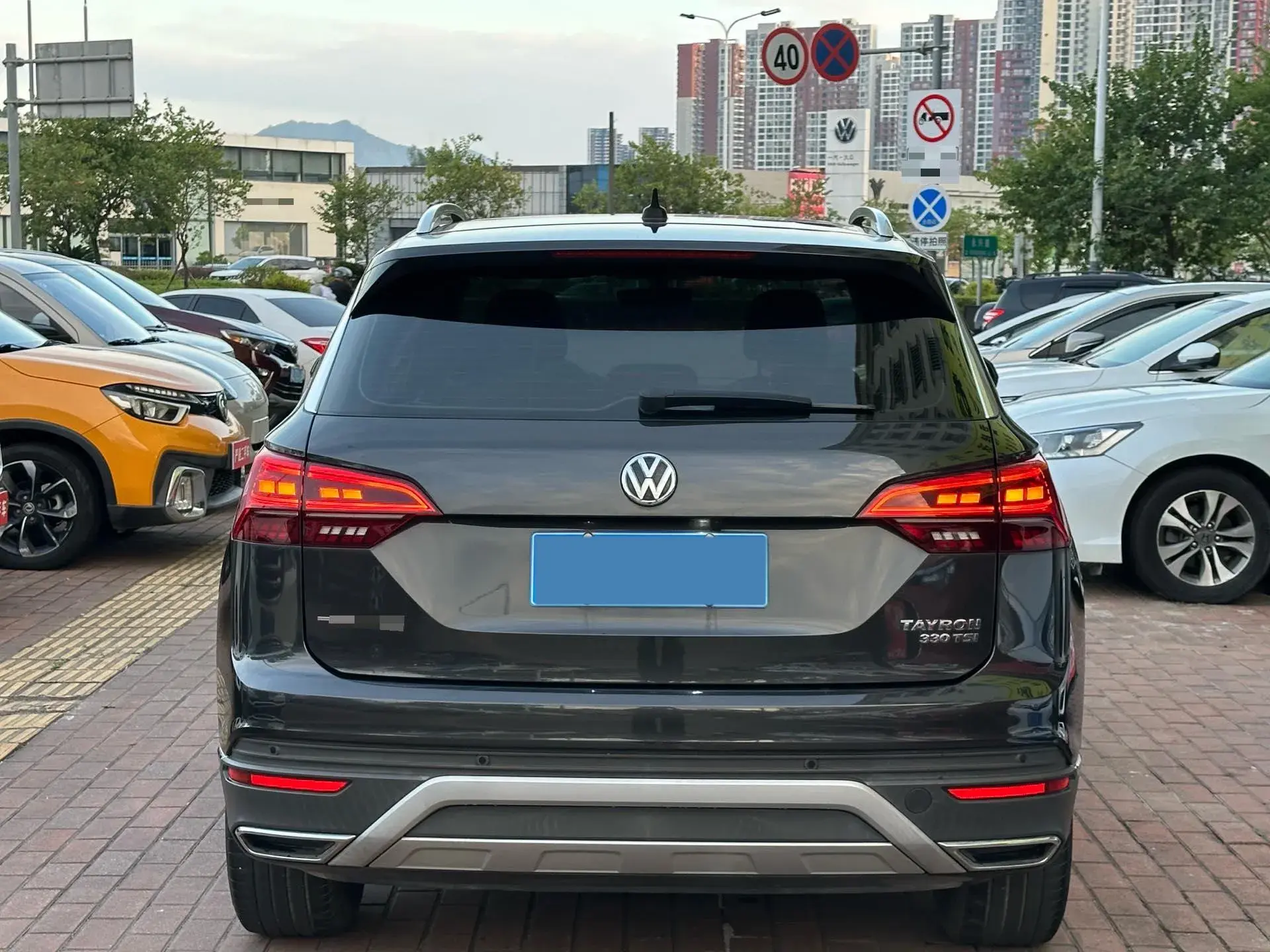 2020 VOLKSWAGEN TAYRON thumbnail 4