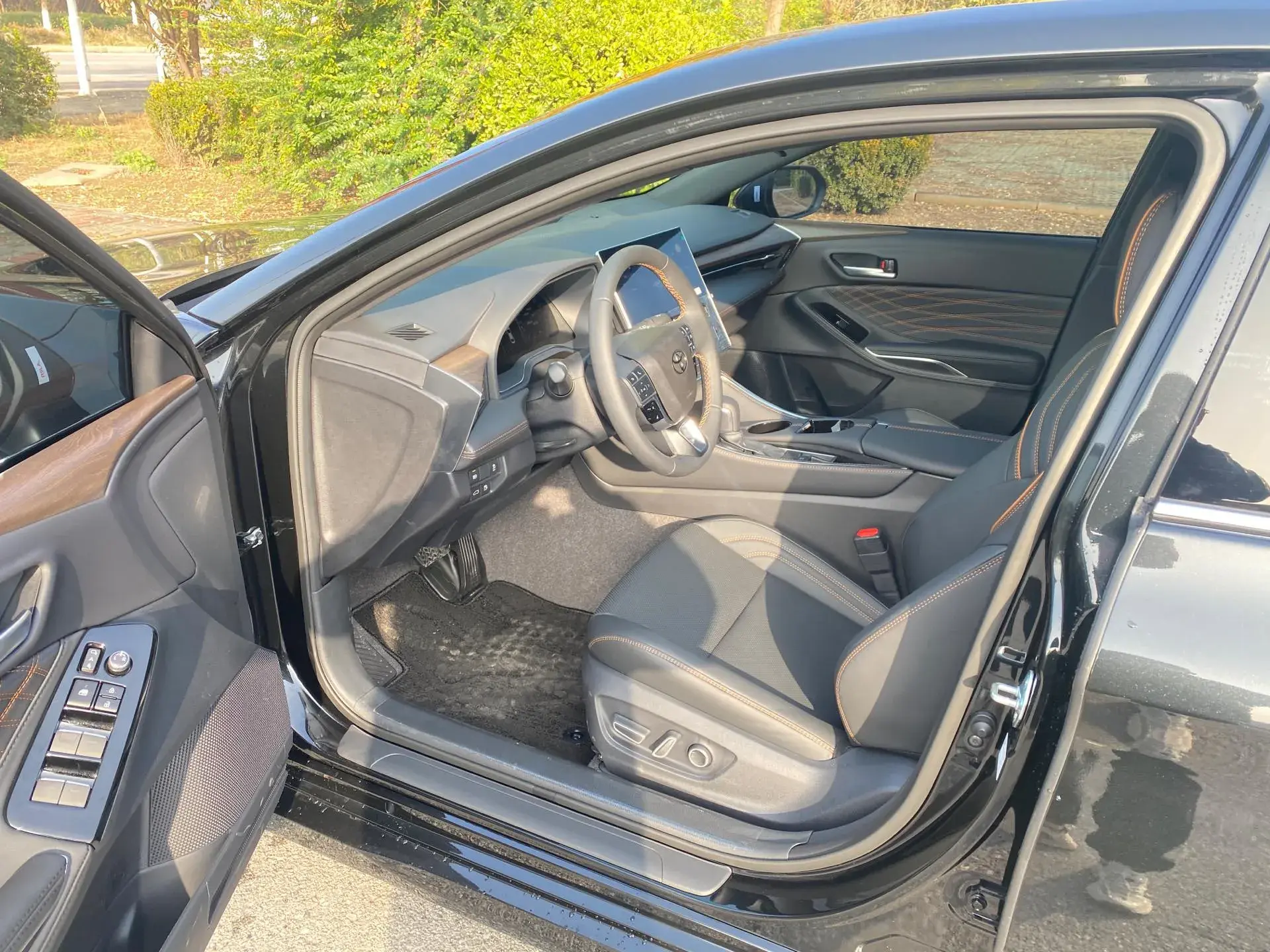 2024 TOYOTA AVALON thumbnail 4