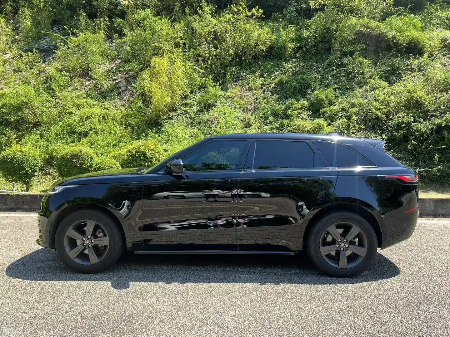 2020 LAND ROVER thumbnail 4