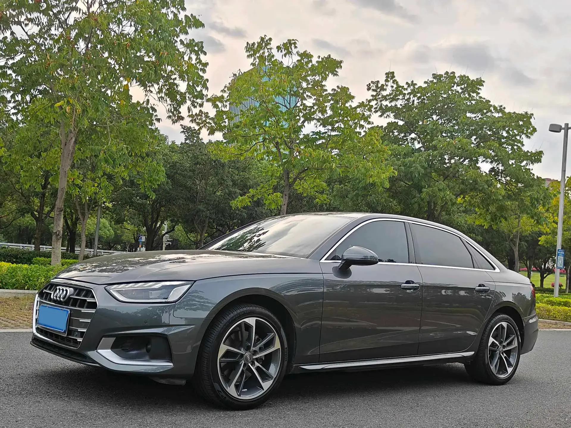 2020 AUDI A4L view 1