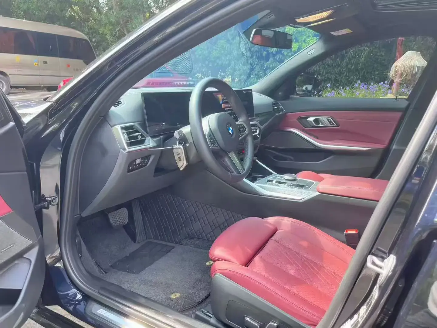 2024 BMW 3 thumbnail 3