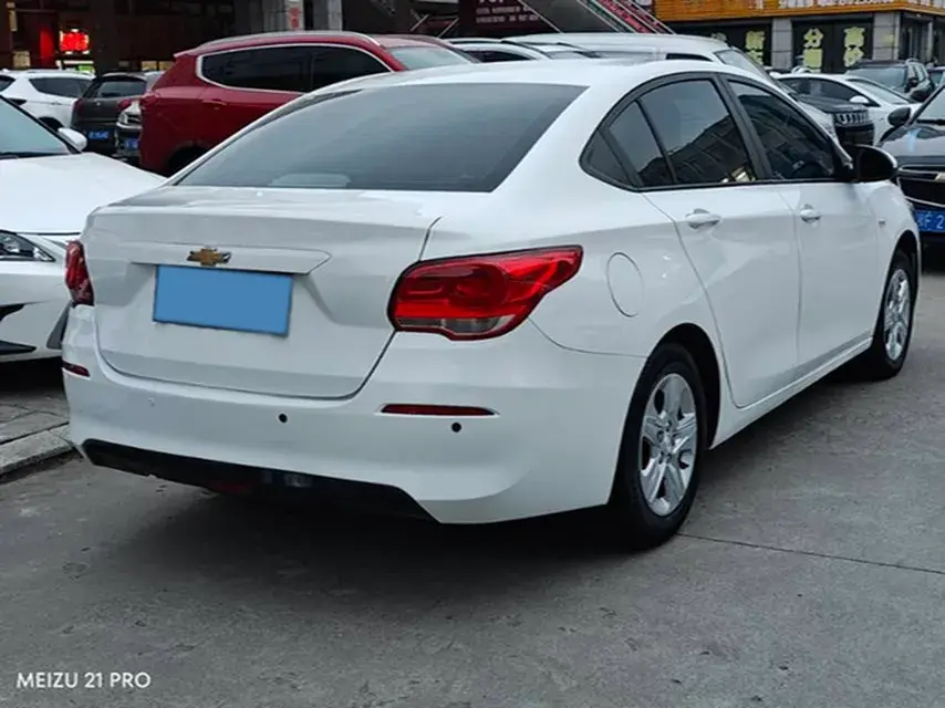 2019 CHEVROLET CAVALIER thumbnail 4