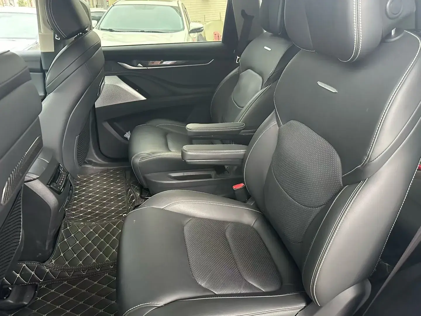 2019 MAXUS D90 thumbnail 4