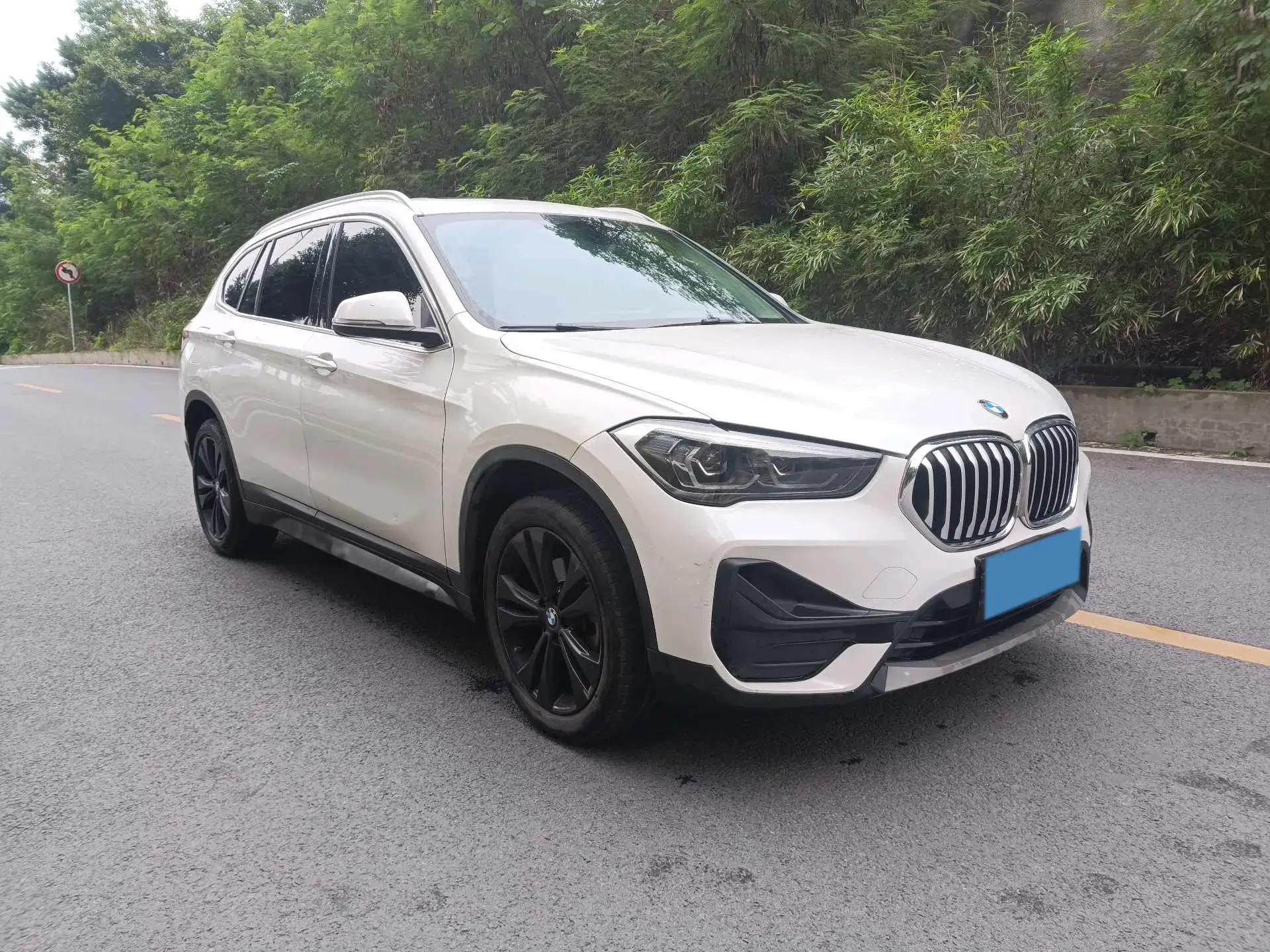2021 BMW X1 thumbnail 3