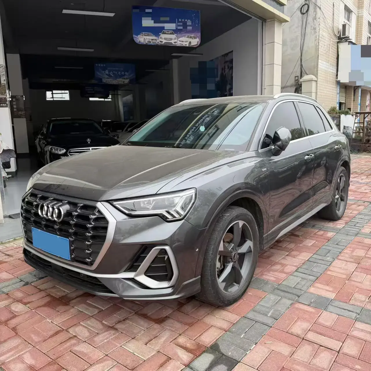 2022 AUDI Q3 view 1