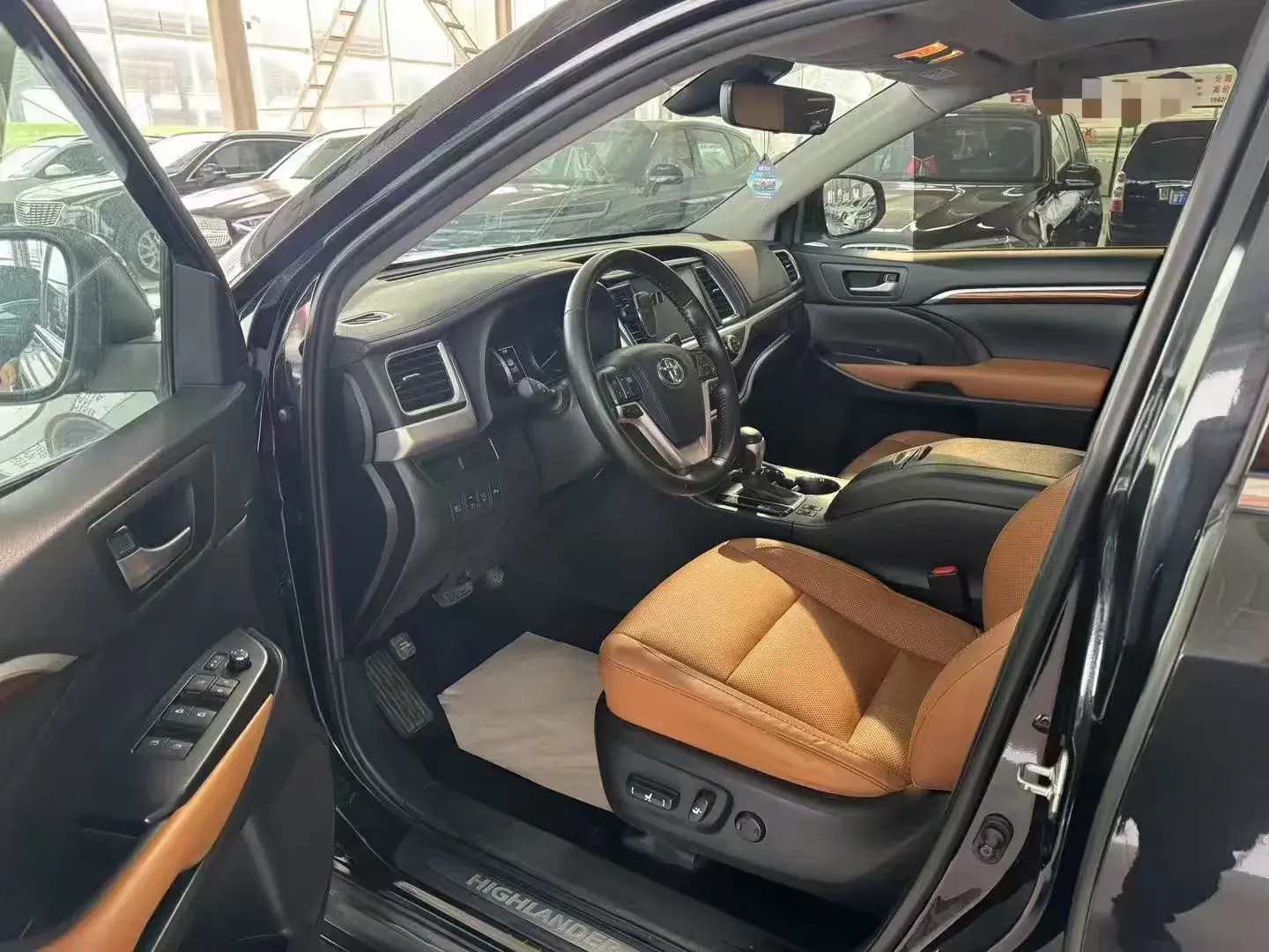 2021 TOYOTA HIGHLANDER thumbnail 4