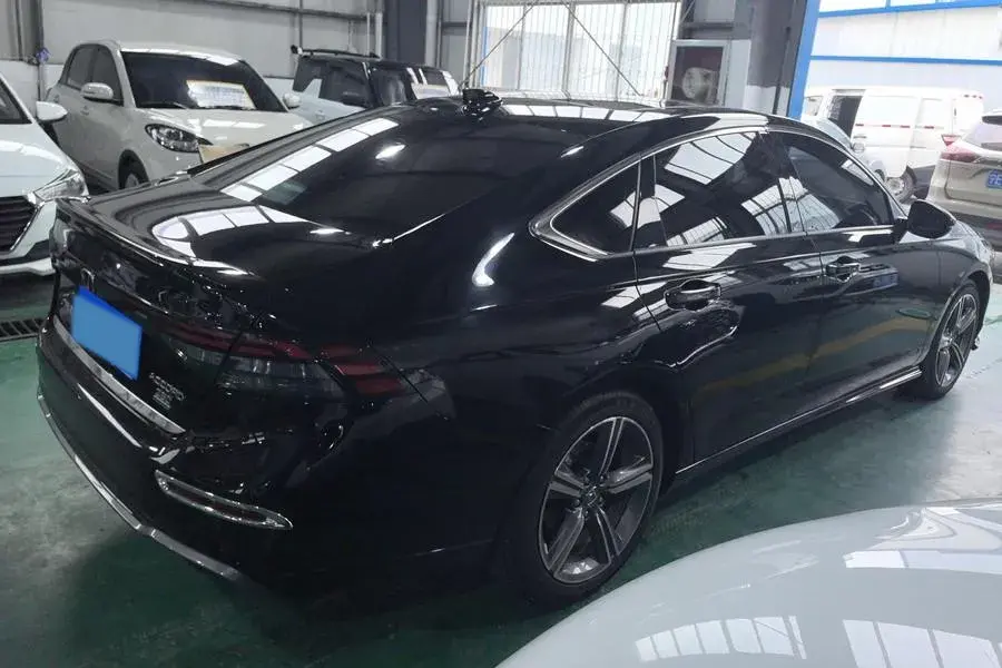 2025 HONDA ACCORD thumbnail 2