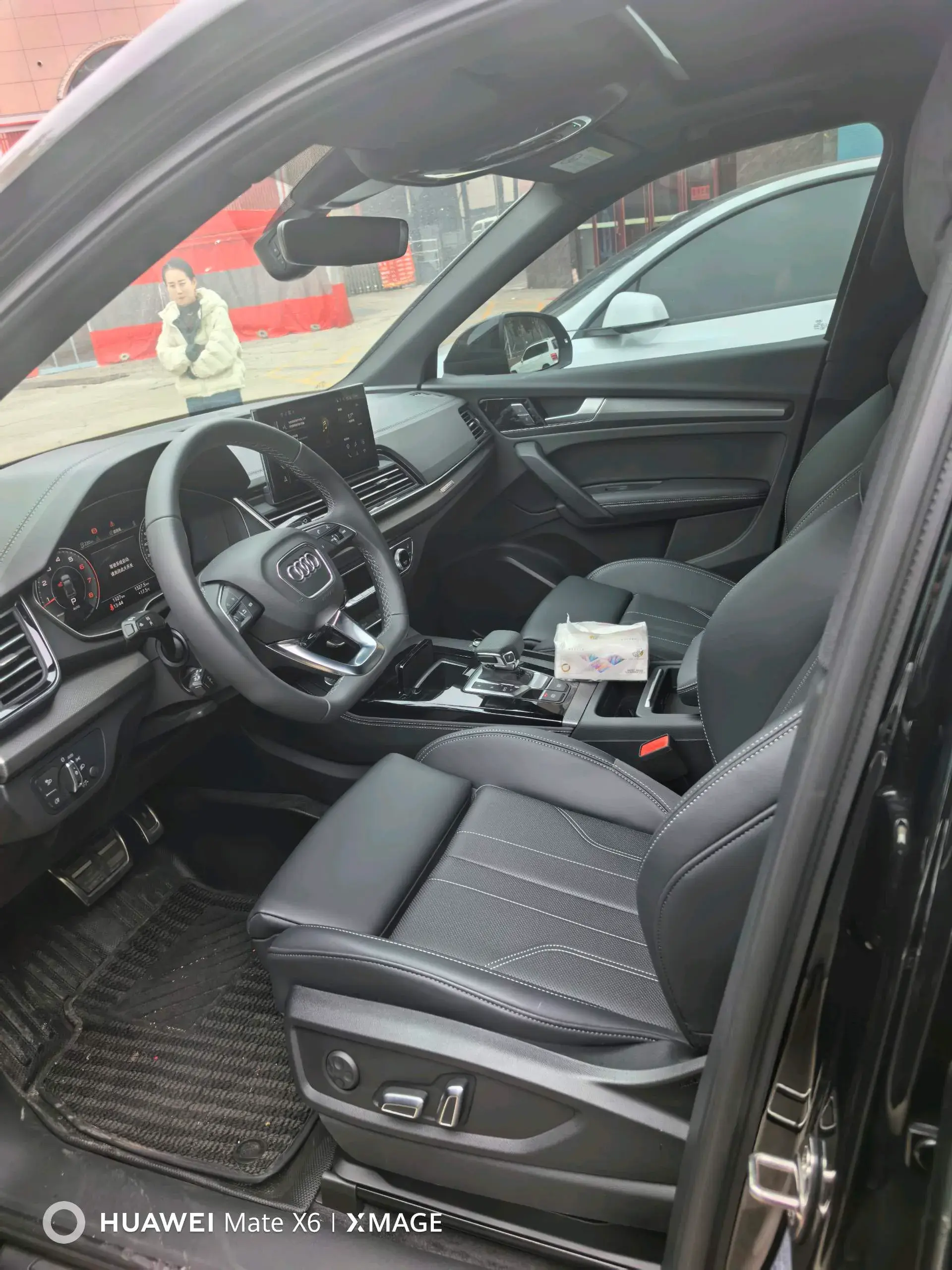 2025 AUDI Q5L thumbnail 4