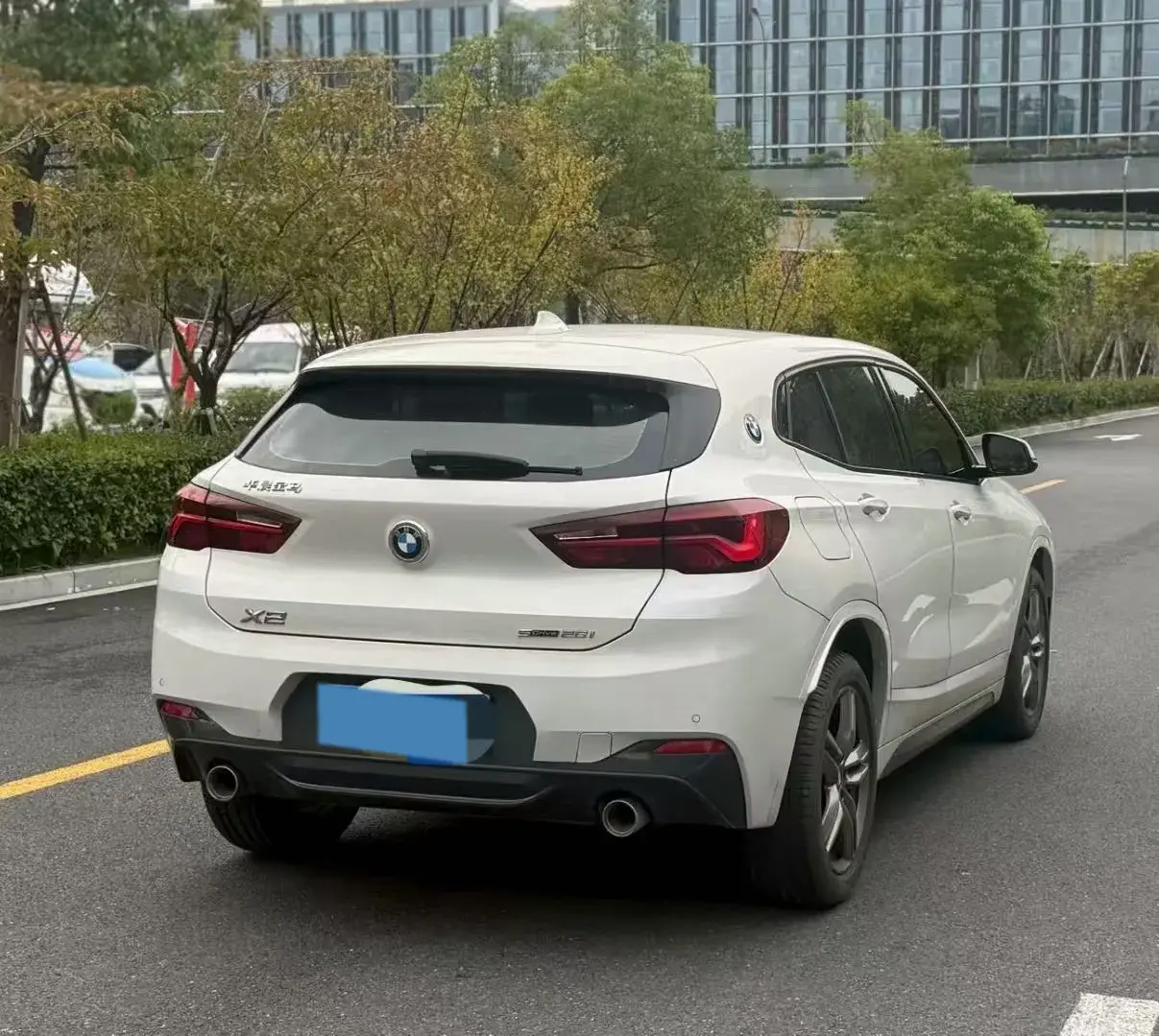 2021 BMW X2 thumbnail 4