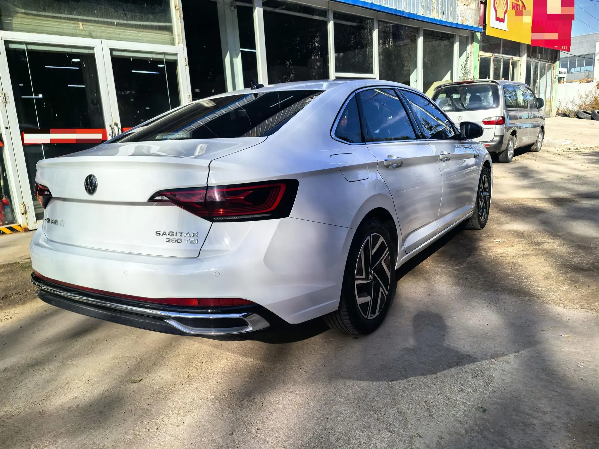 2023 VOLKSWAGEN SAGITAR thumbnail 4