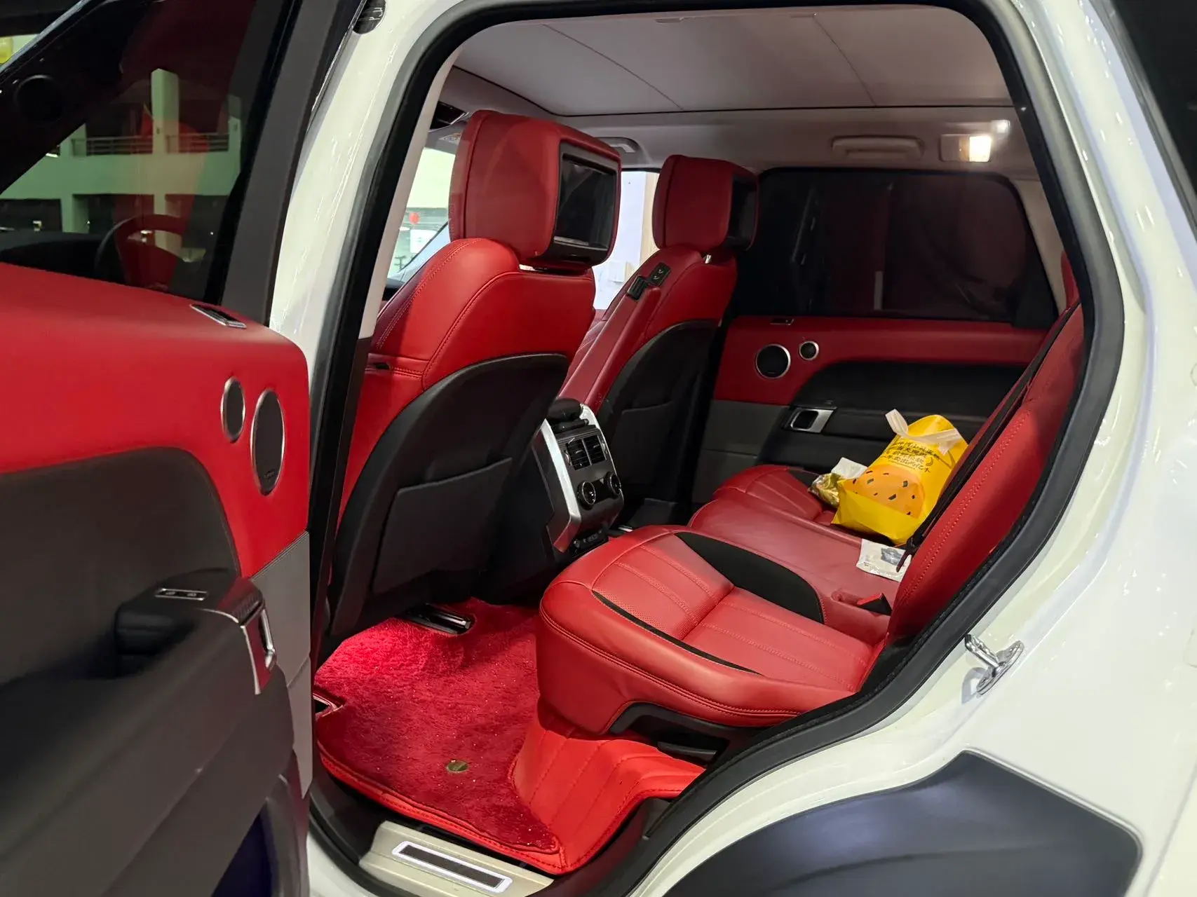 2021 LAND ROVER thumbnail 4