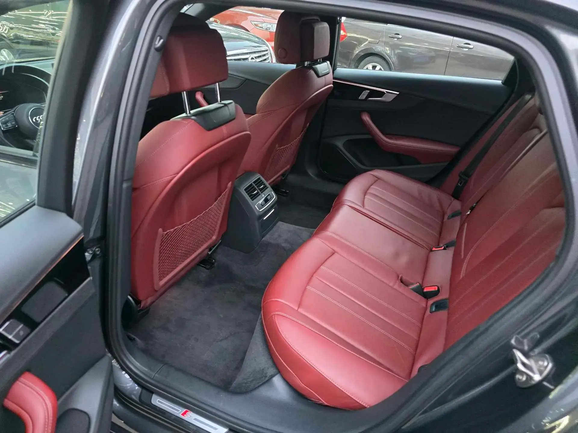 2023 AUDI A4L thumbnail 4