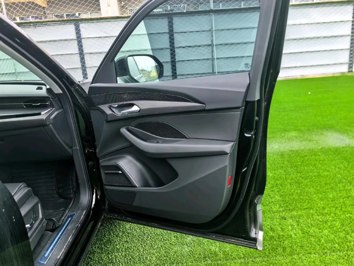 2024 Audi Q6 2.0T 231HP L4 7DCT,autocango,china used car exporter,china ev exporter,chinese used car exporter,chinese used ev exporter