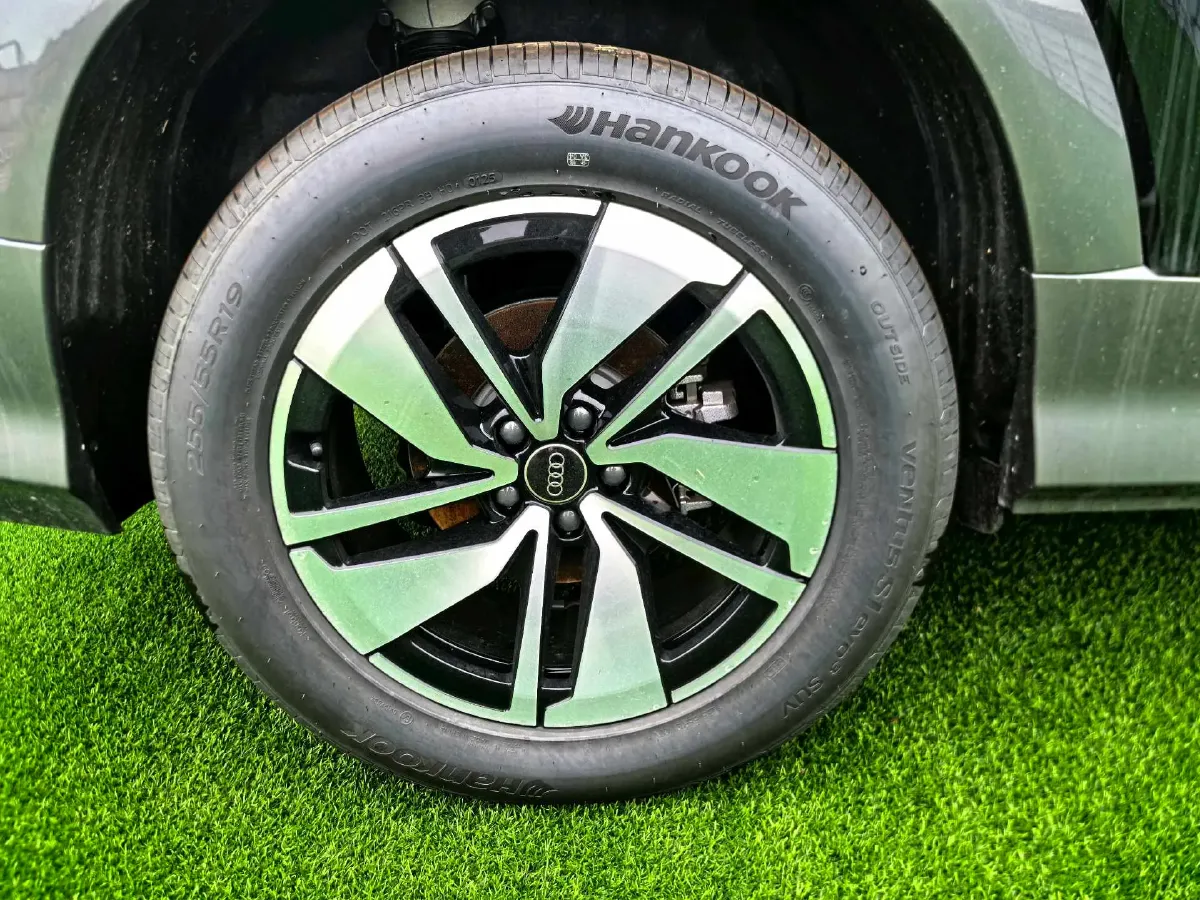 2024 Audi Q6 2.0T 231HP L4 7DCT,autocango,china used car exporter,china ev exporter,chinese used car exporter,chinese used ev exporter