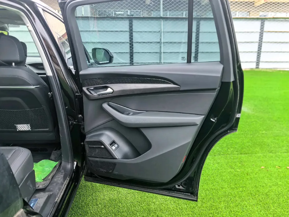 2024 Audi Q6 2.0T 231HP L4 7DCT,autocango,china used car exporter,china ev exporter,chinese used car exporter,chinese used ev exporter