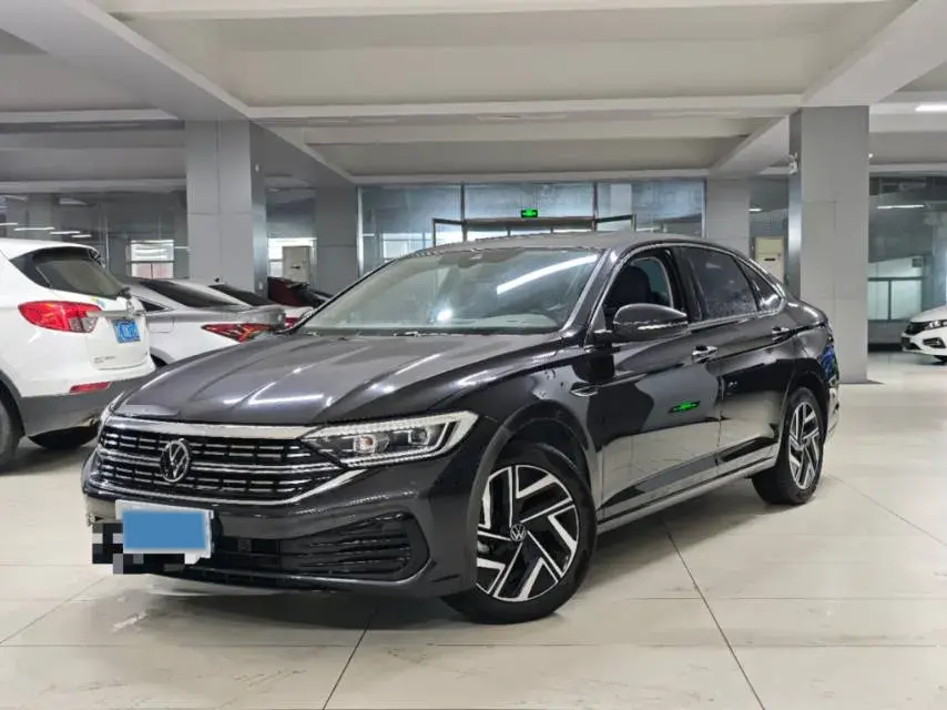 2022 VOLKSWAGEN SAGITAR view 1