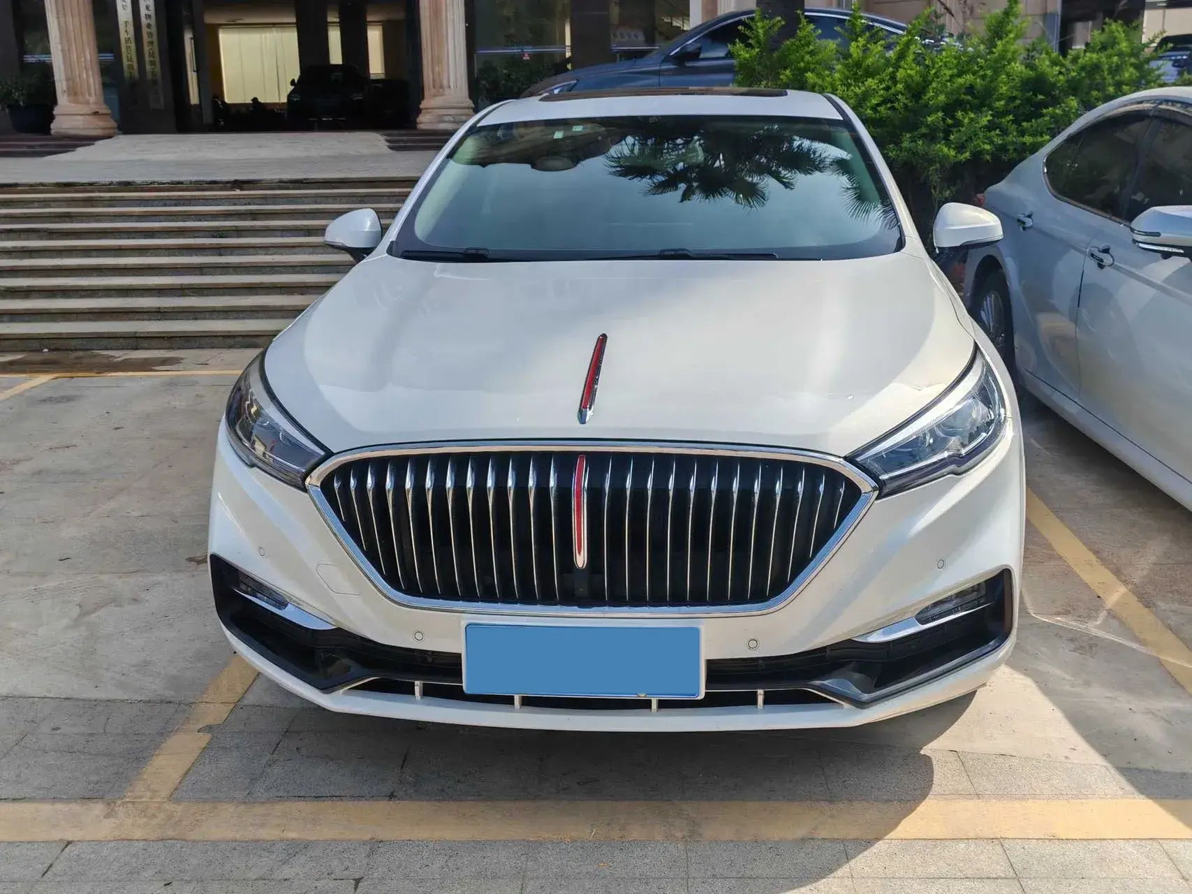 2022 HONGQI H5 thumbnail 2