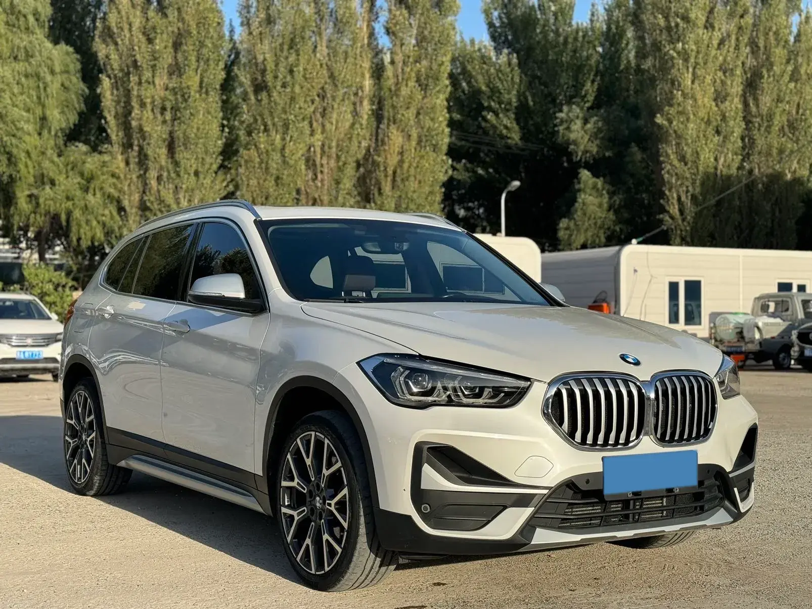 2021 BMW X1 thumbnail 3
