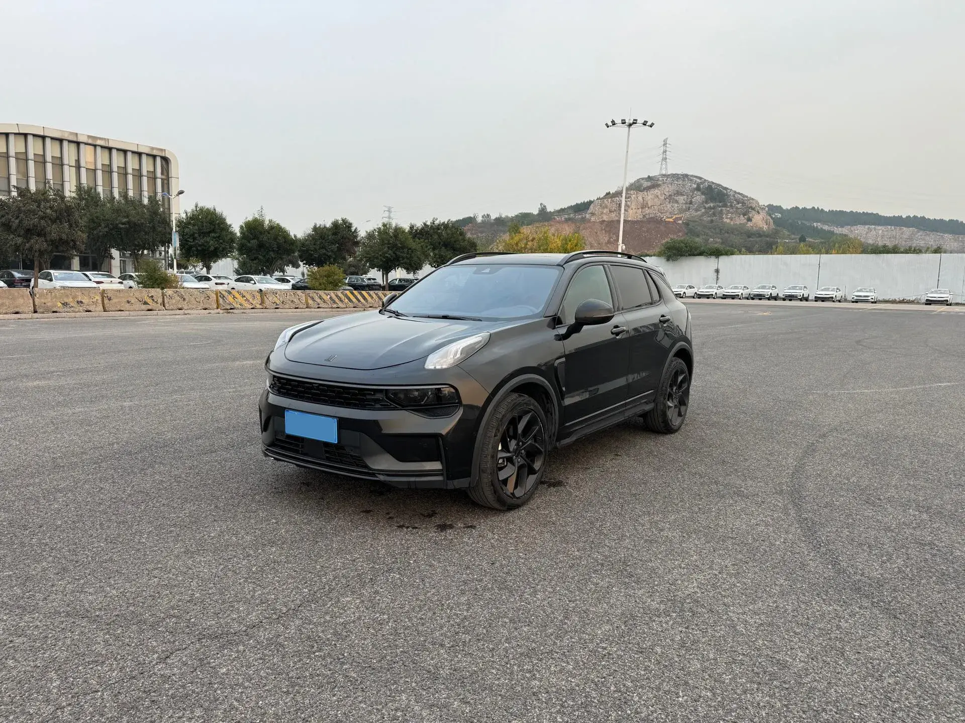 2021 LYNK&CO 01 view 1