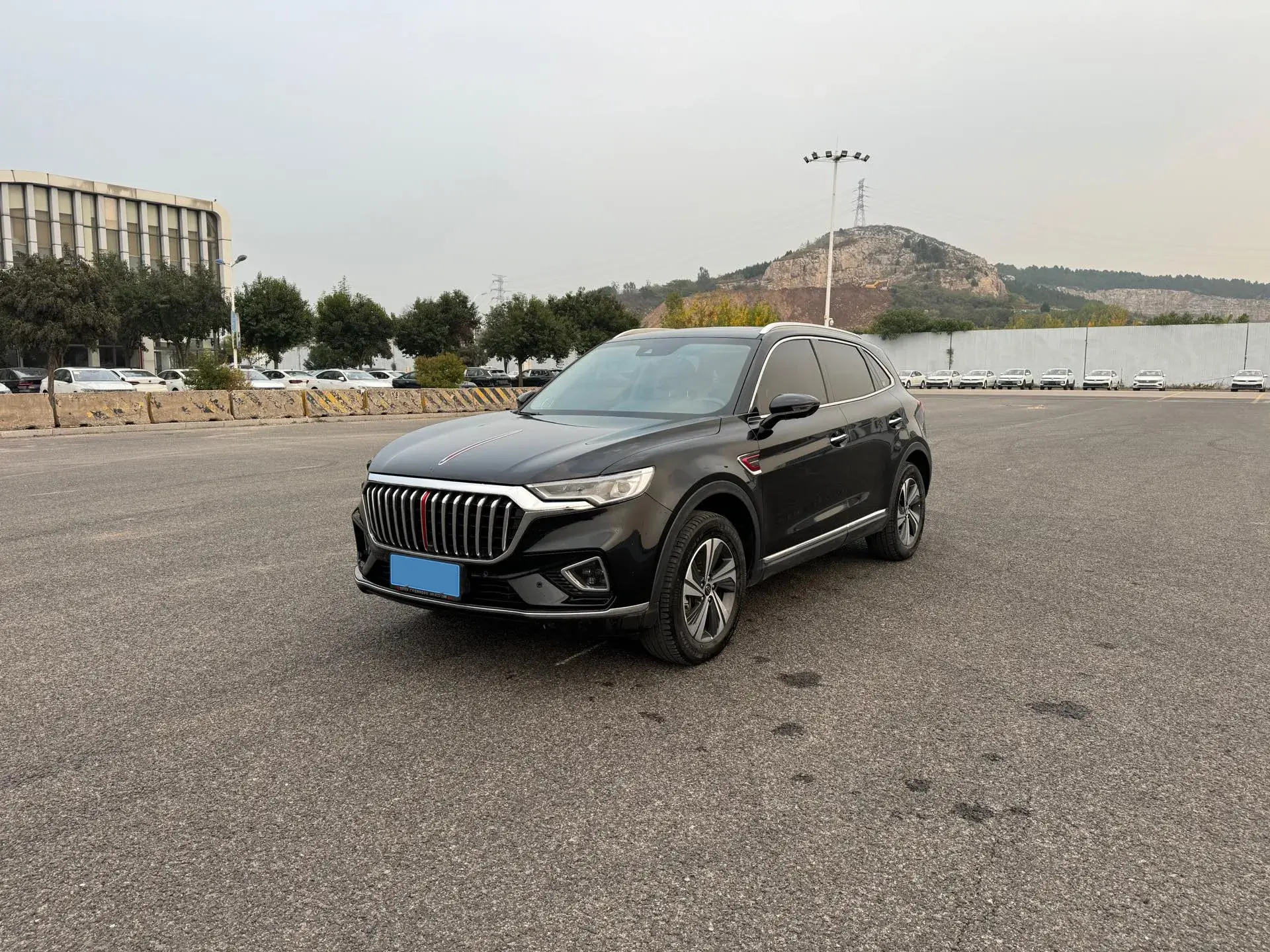 2019 HONGQI HS5 view 1