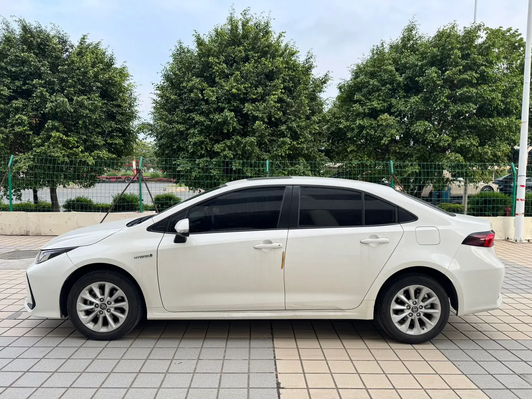 2021 TOYOTA COROLLA thumbnail 4