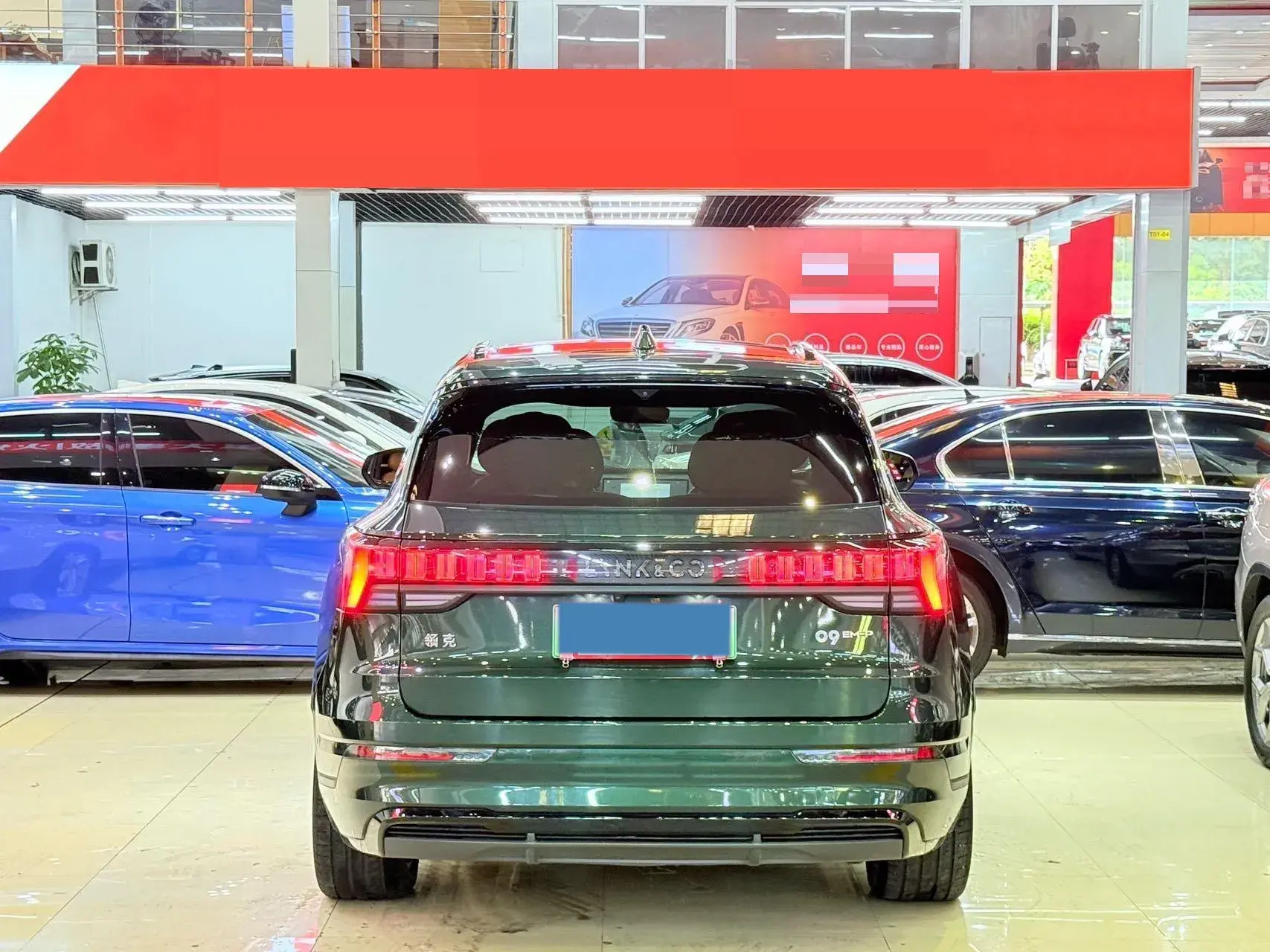 2024 LYNK&CO 09 thumbnail 4