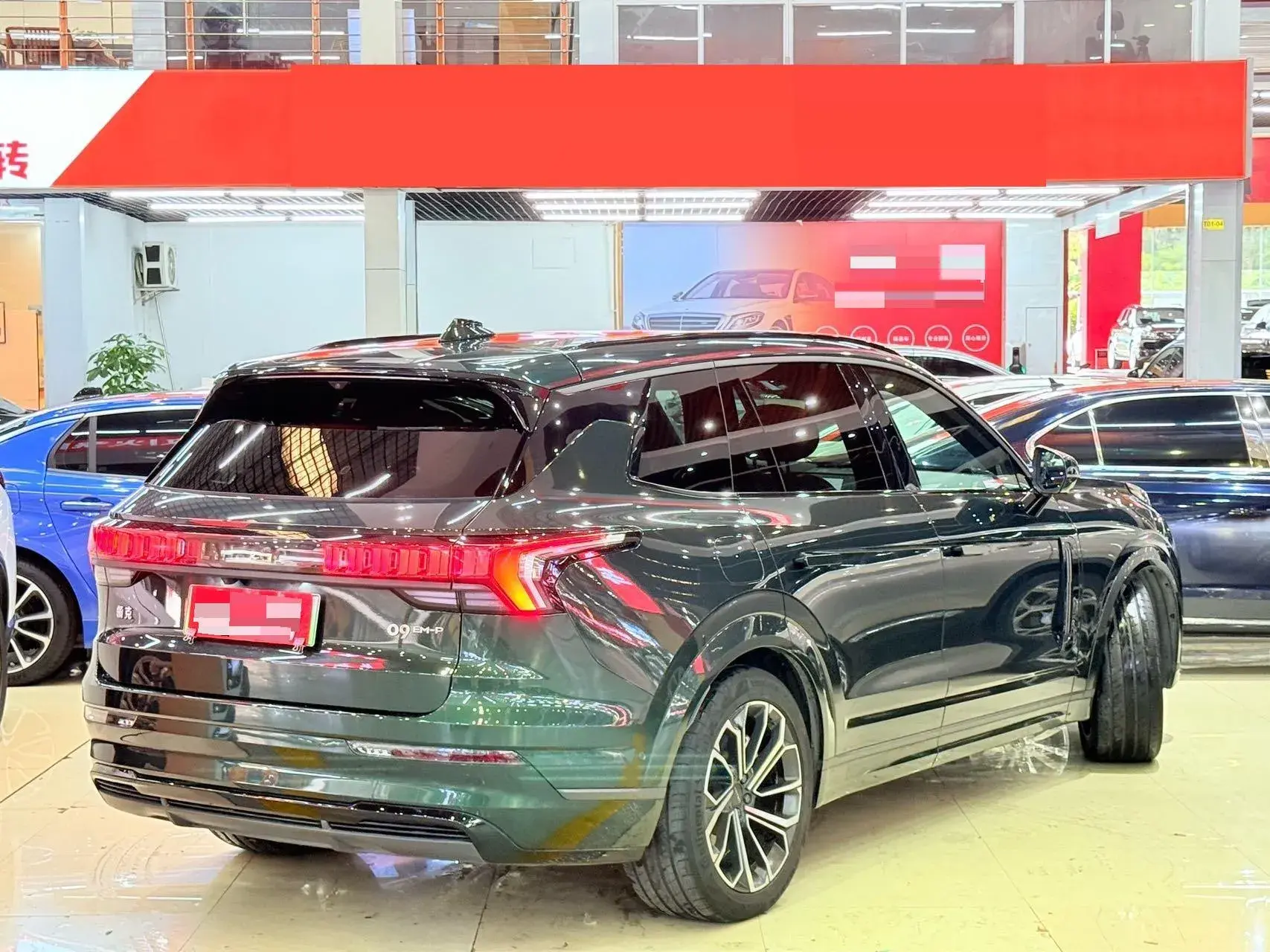 2024 LYNK&CO 09 thumbnail 3