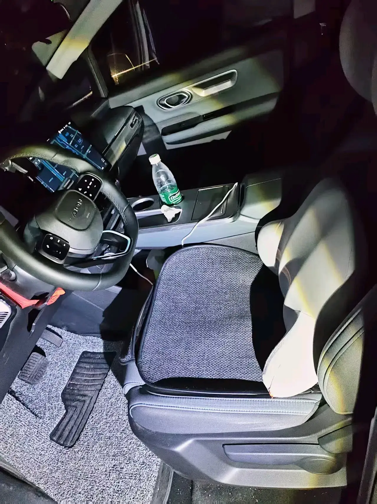 2023 AION Y thumbnail 4