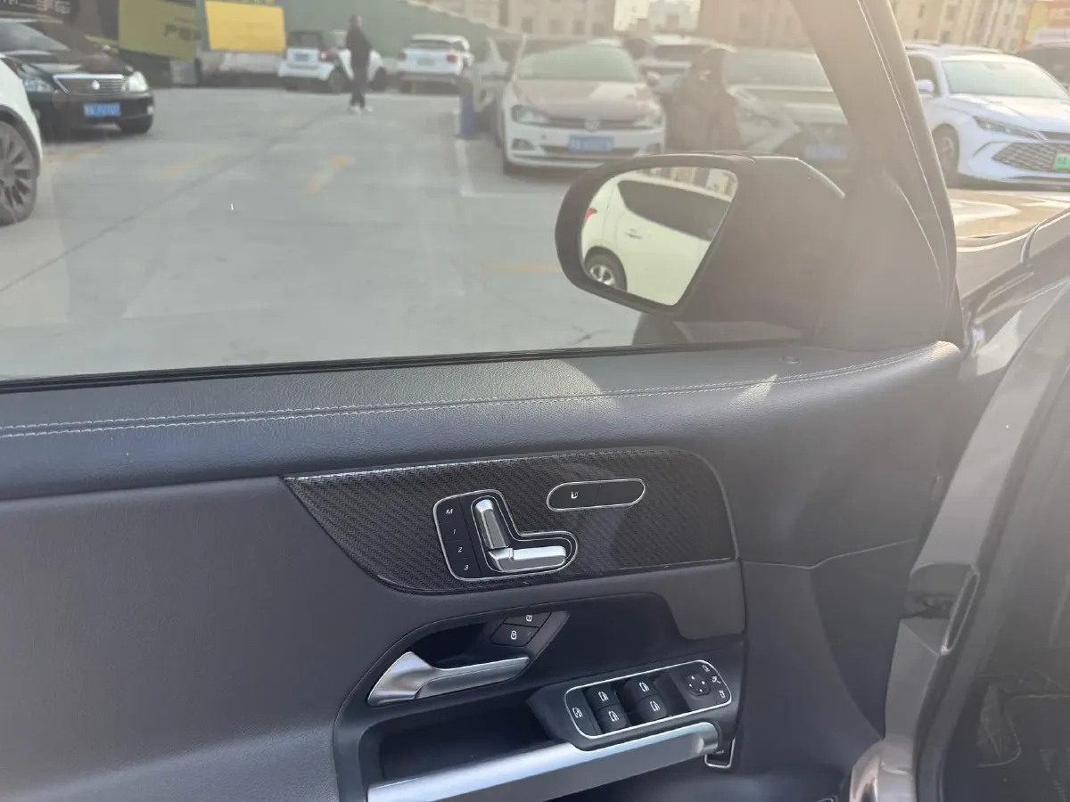 2021 Mercedes-Benz GLB AMG 2.0T 306HP L4 8DCT,autocango,china used car exporter,china ev exporter,chinese used car exporter,chinese used ev exporter