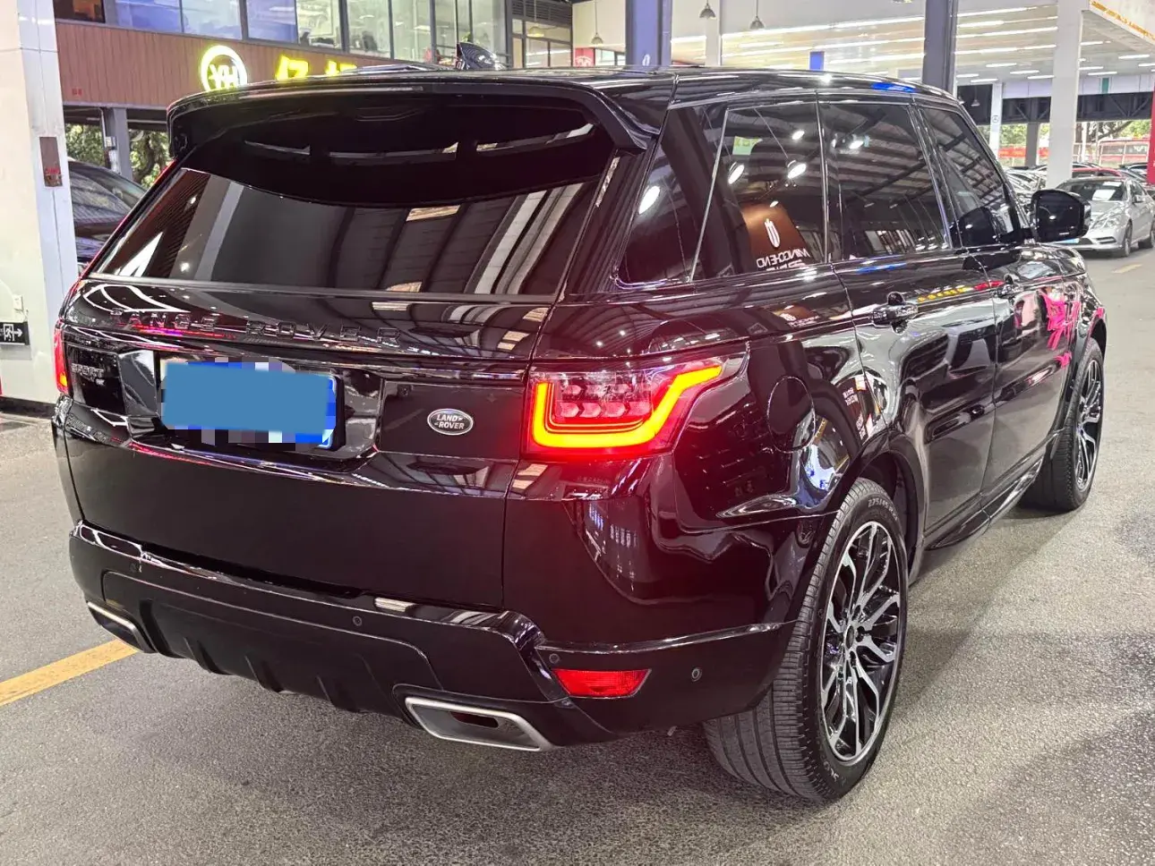 2022 LAND ROVER thumbnail 4