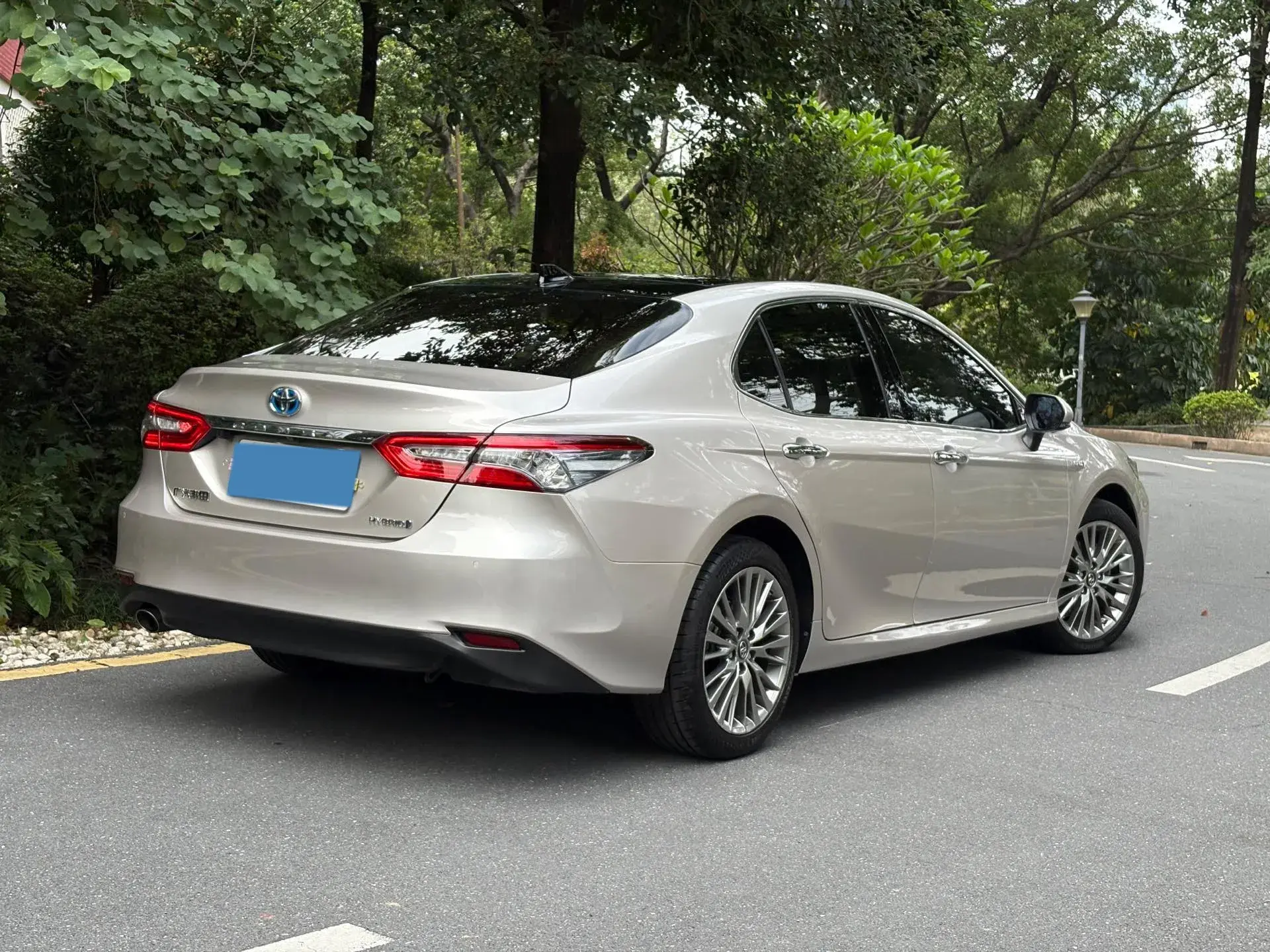 2019 TOYOTA CAMRY thumbnail 3