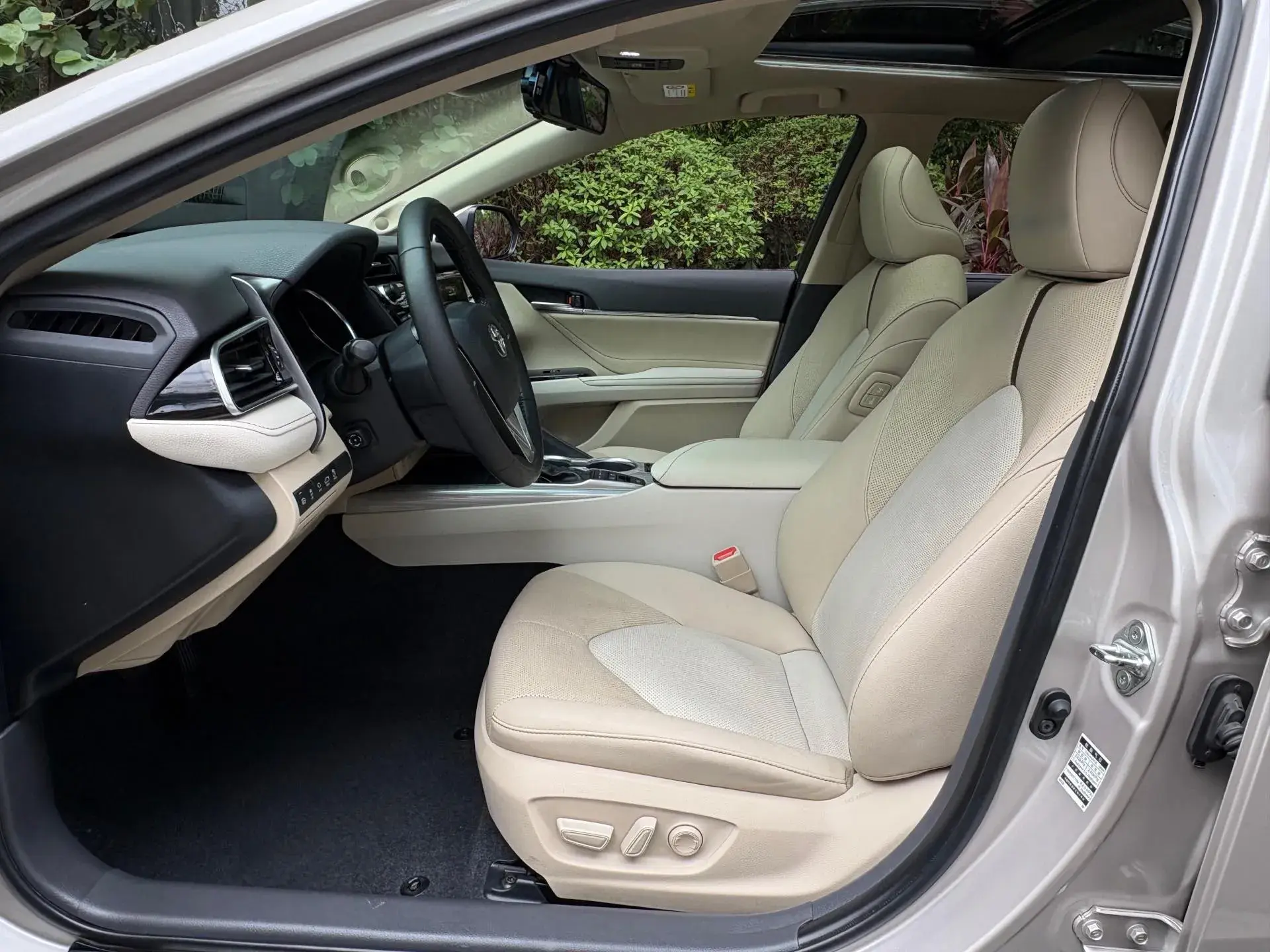 2019 TOYOTA CAMRY thumbnail 4