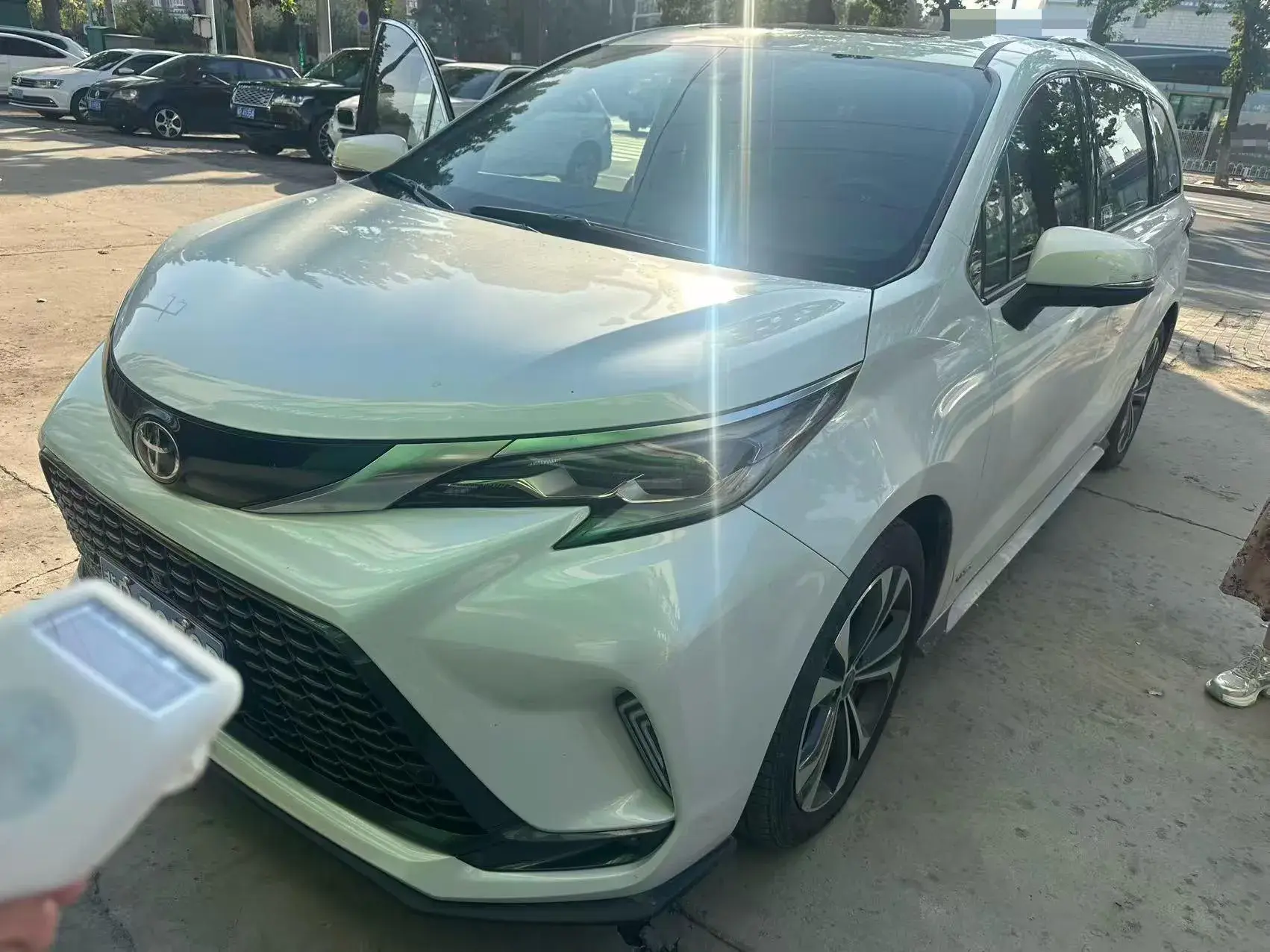 2024 TOYOTA GRANVIA view 1