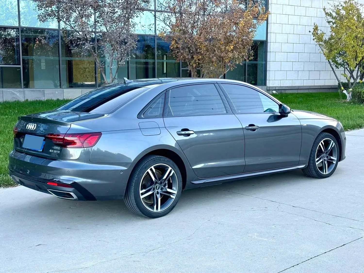 2023 AUDI A4L thumbnail 3