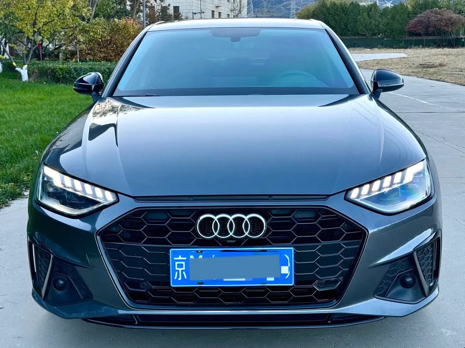 2023 AUDI A4L thumbnail 2